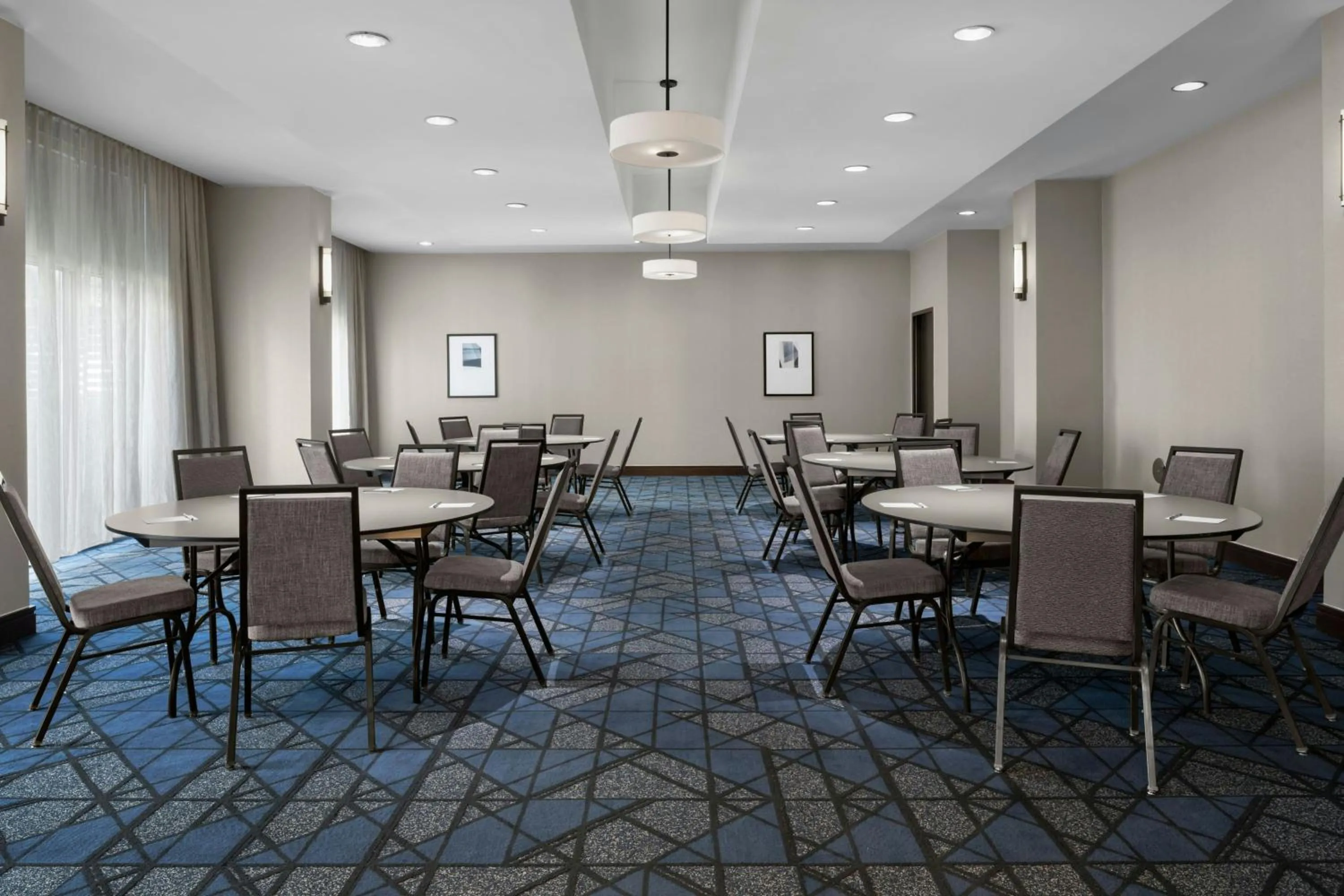 Meeting/conference room in Courtyard by Marriott San Antonio Six Flags at The RIM