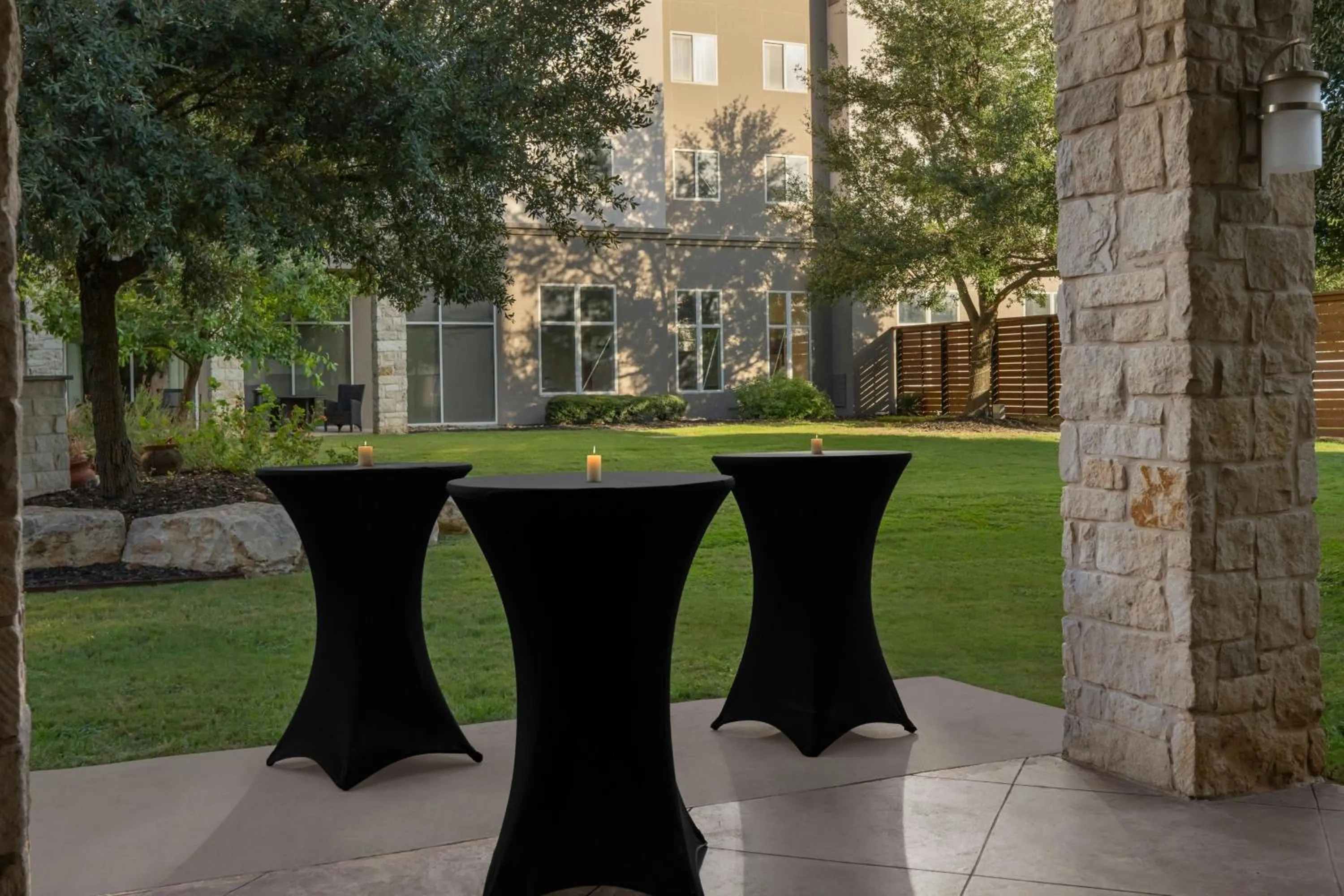 Meeting/conference room in Courtyard by Marriott San Antonio Six Flags at The RIM