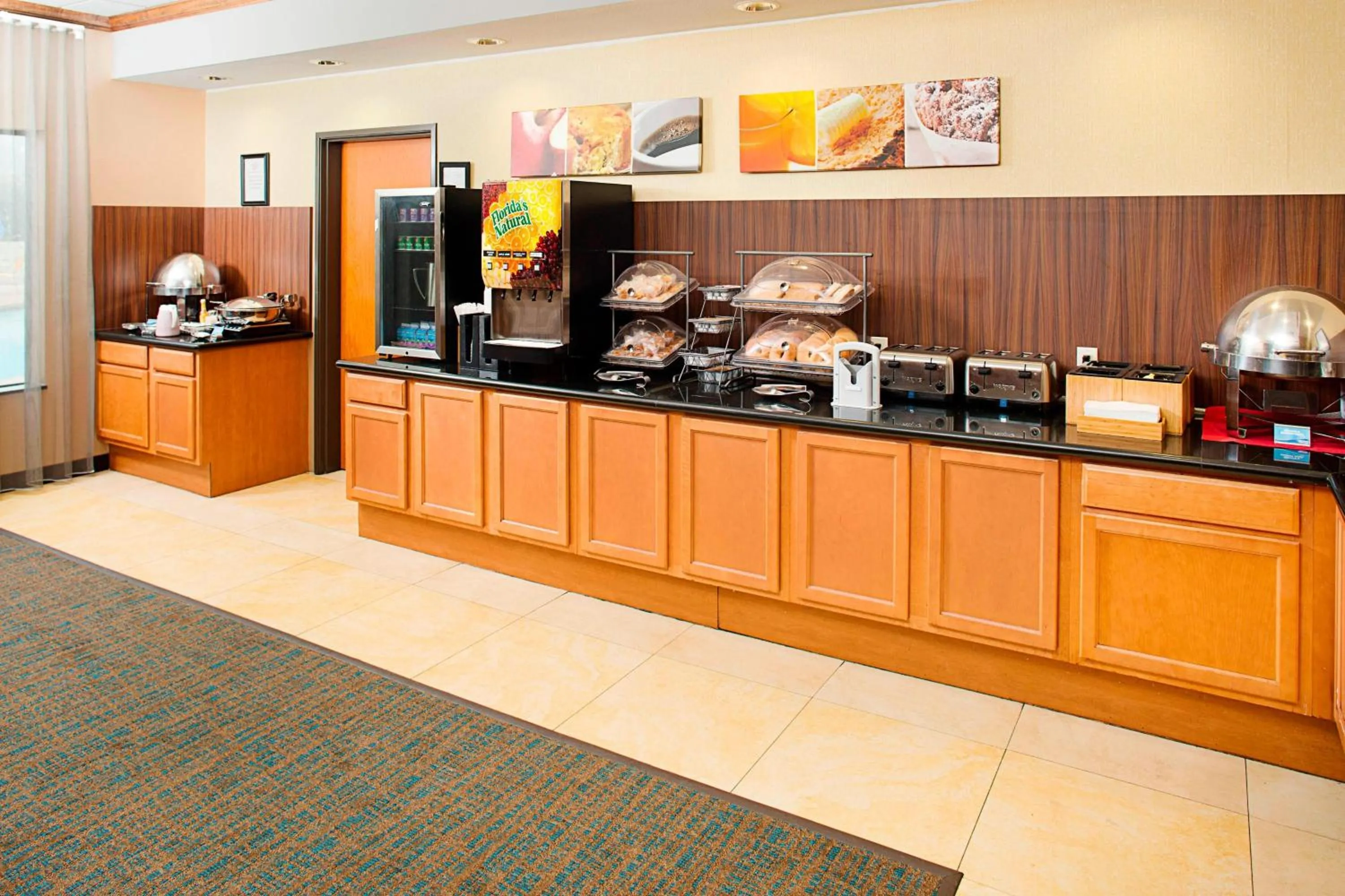 Breakfast in Fairfield Inn & Suites by Marriott San Antonio SeaWorld / Westover Hills