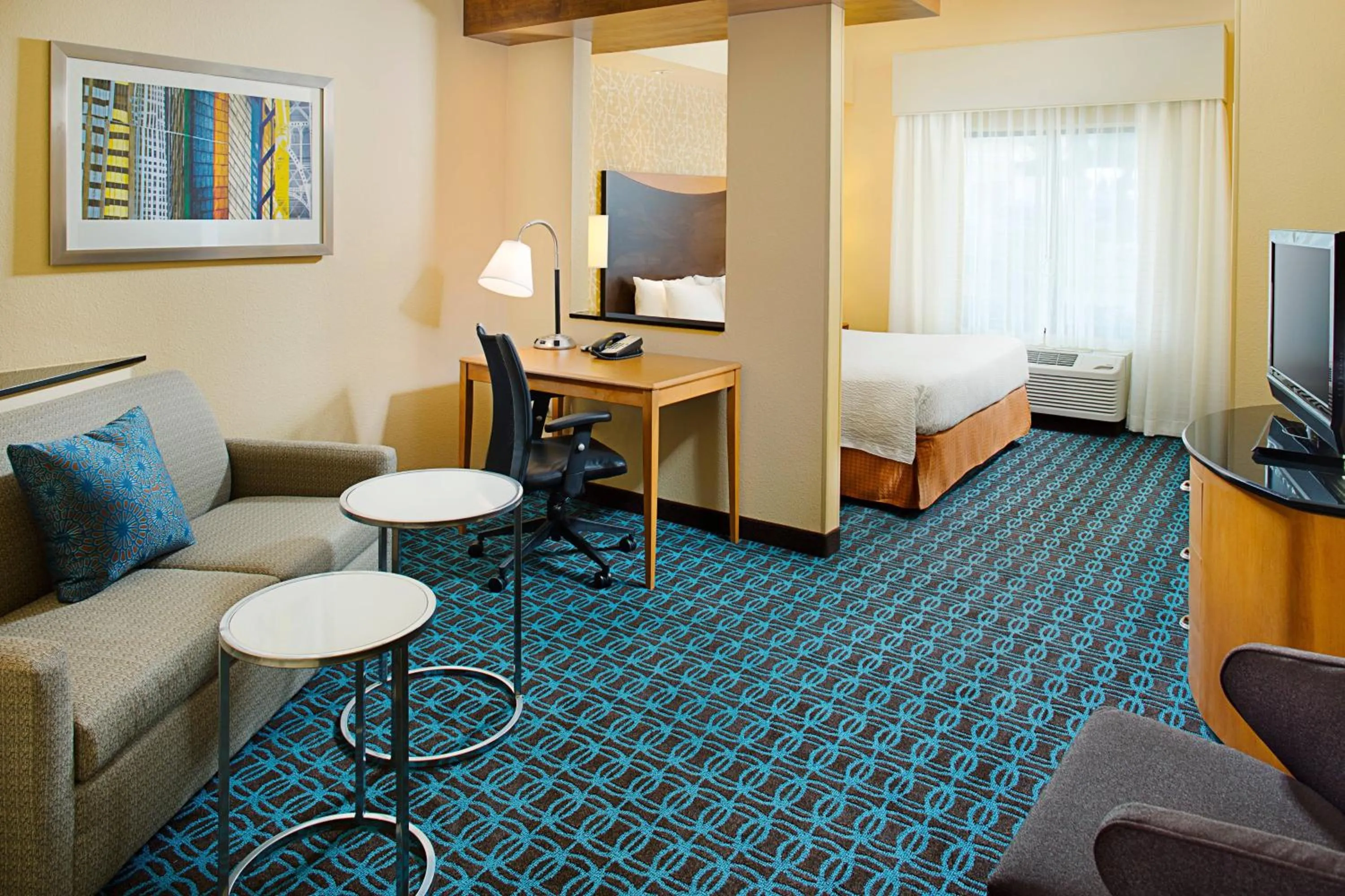 Photo of the whole room, Bed in Fairfield Inn & Suites by Marriott San Antonio SeaWorld / Westover Hills