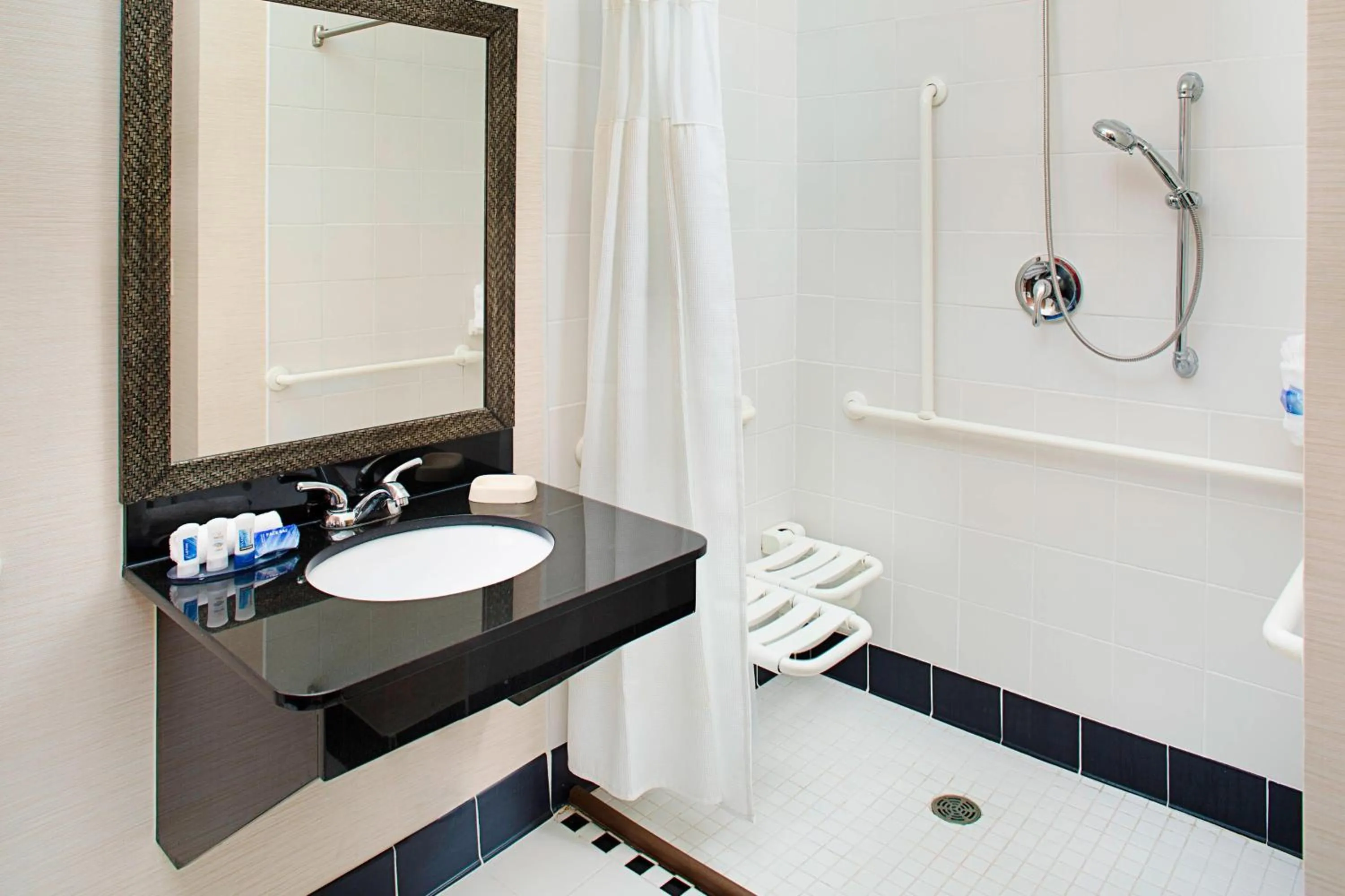 Shower in Fairfield Inn & Suites by Marriott San Antonio SeaWorld / Westover Hills