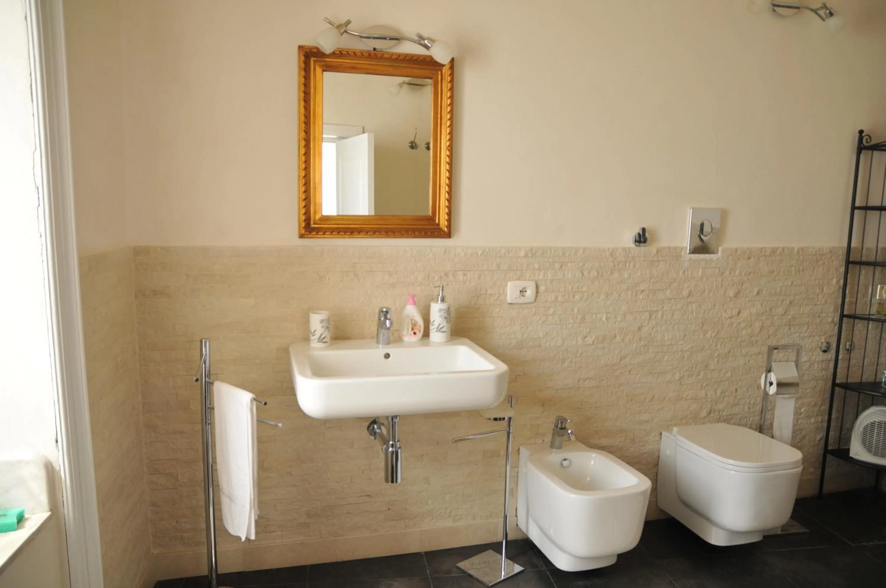 Toilet in Casa Sipione Papa