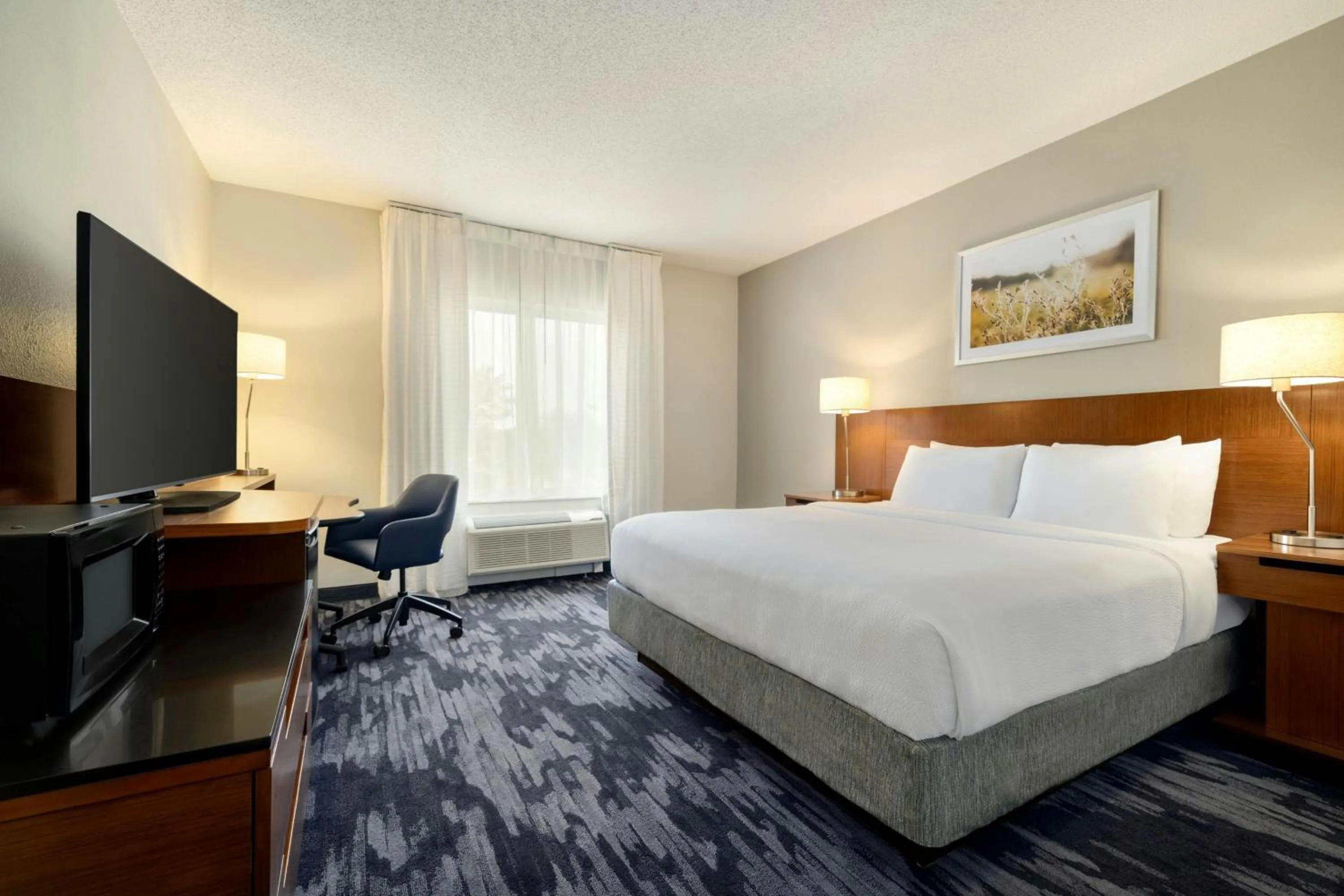 Photo of the whole room, Bed in Fairfield Inn & Suites Savannah I-95 South