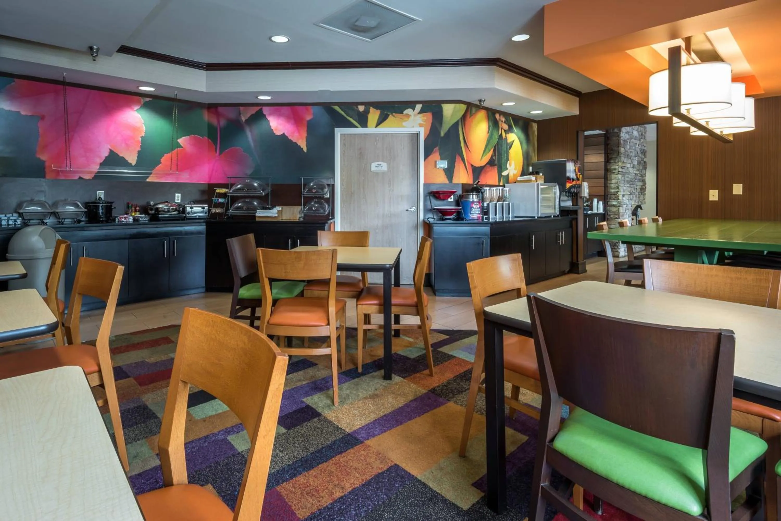 Restaurant/places to eat in Fairfield Inn & Suites Savannah I-95 South