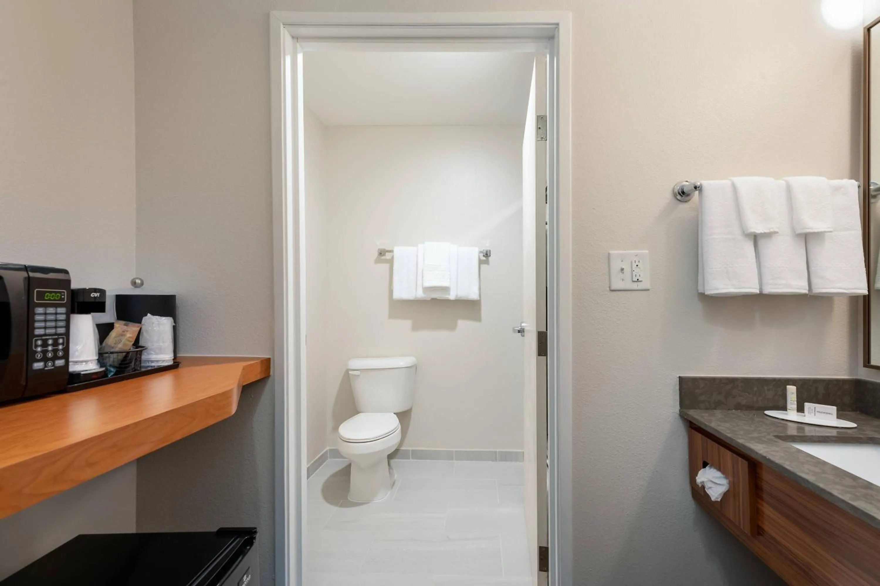 Bathroom in Fairfield Inn & Suites Savannah Airport