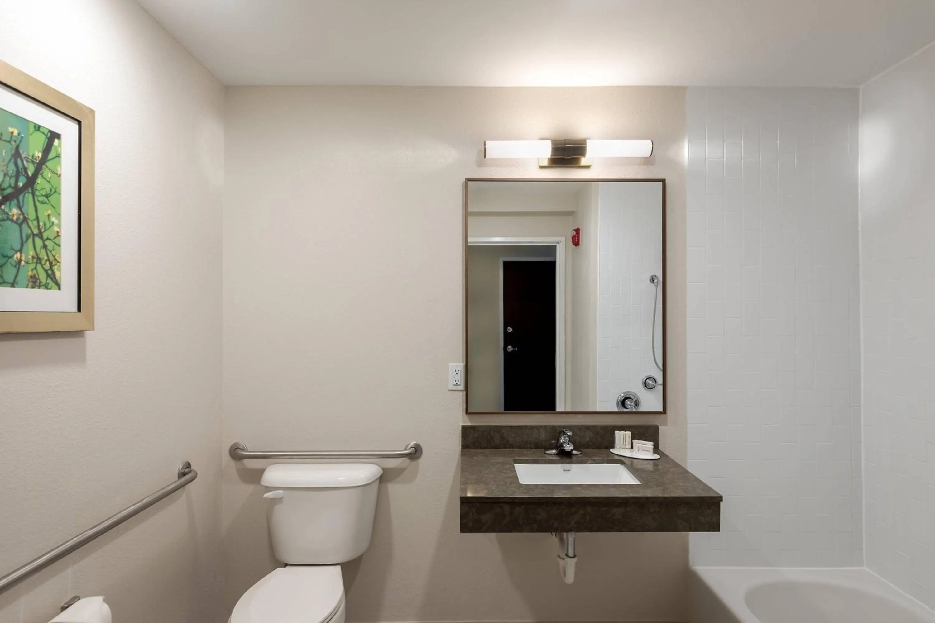 Bathroom in Fairfield Inn & Suites Savannah Airport