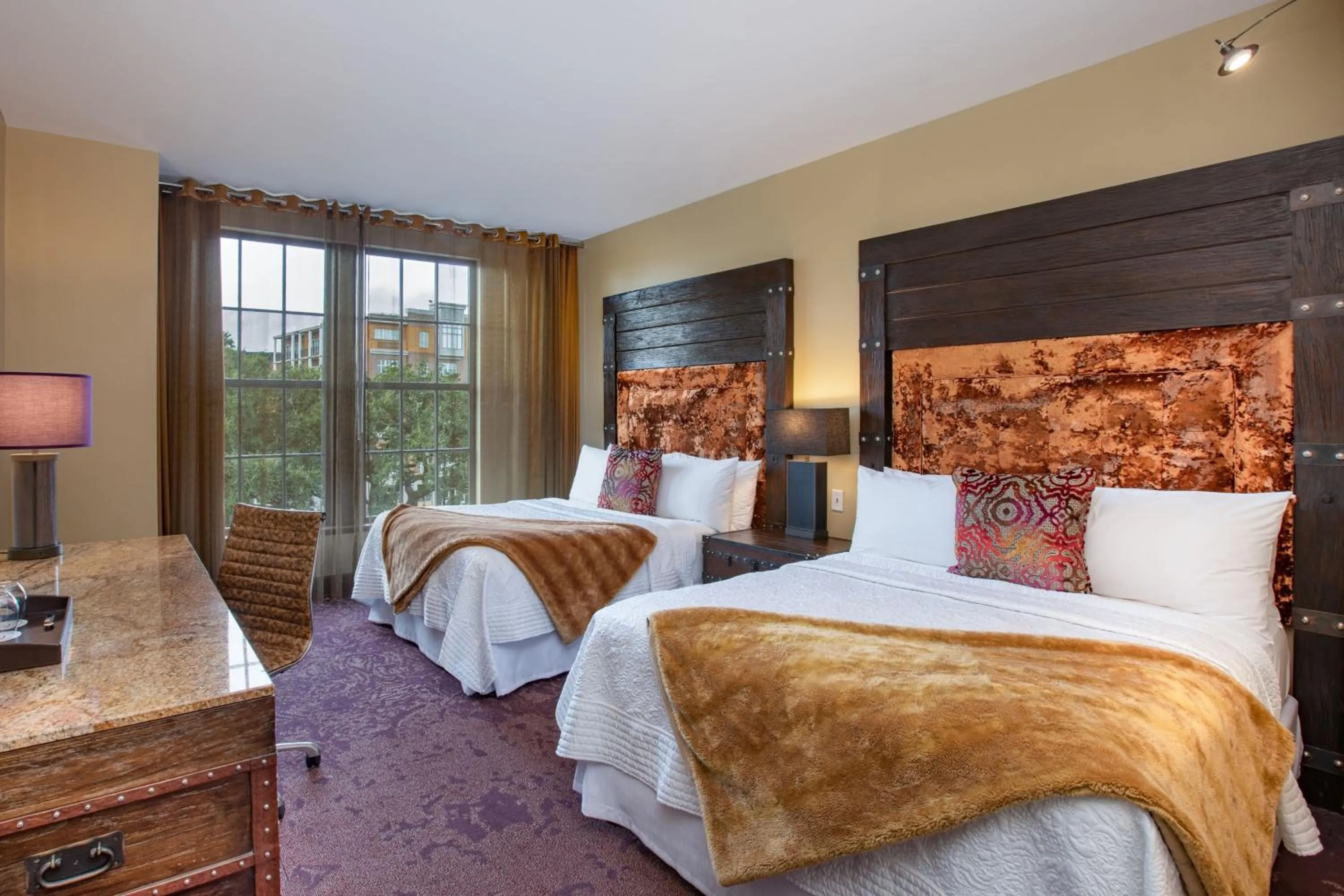 Photo of the whole room, Bed in The Bohemian Hotel Savannah Riverfront, Autograph Collection