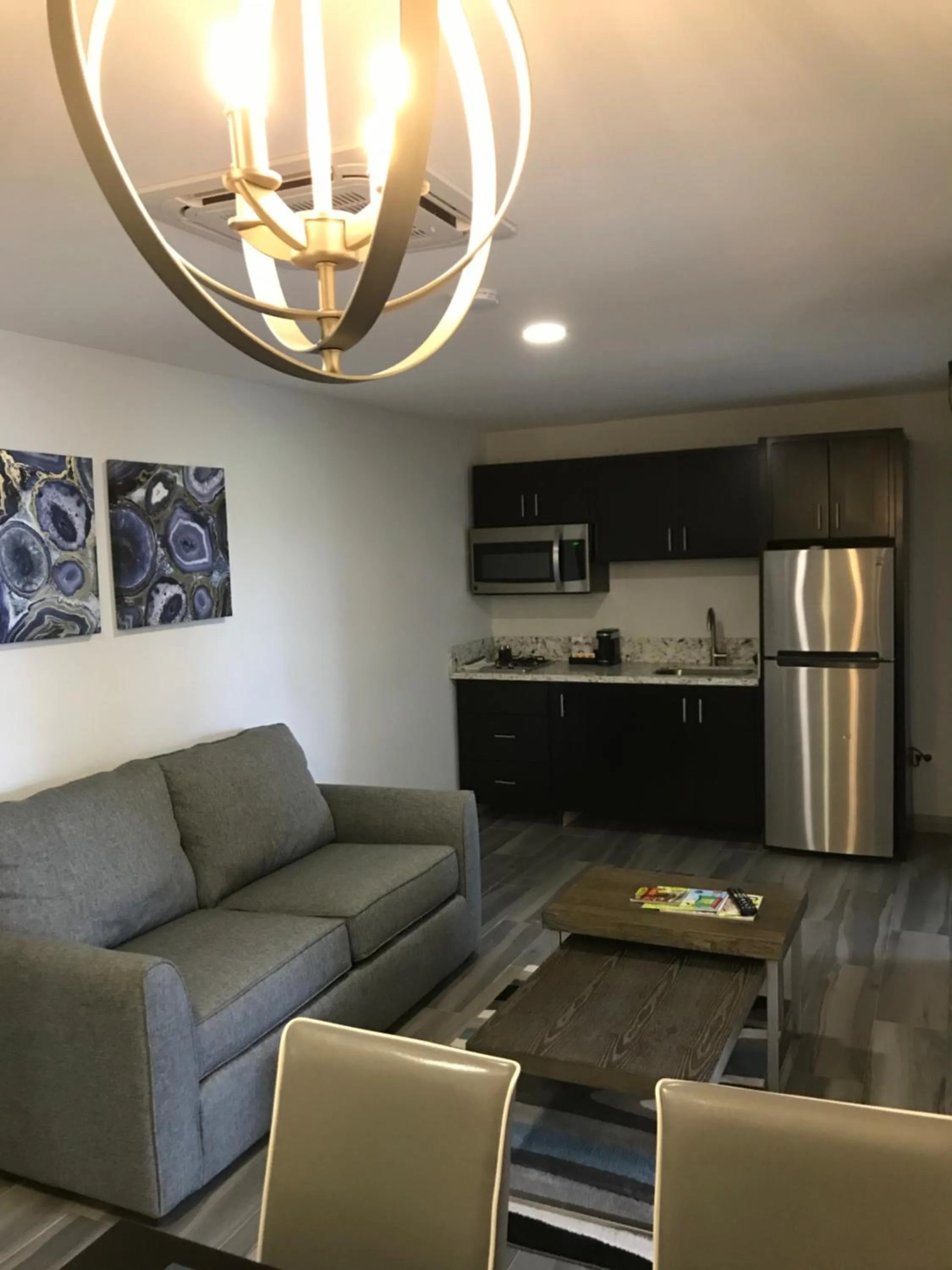 King's Hotel & Residences