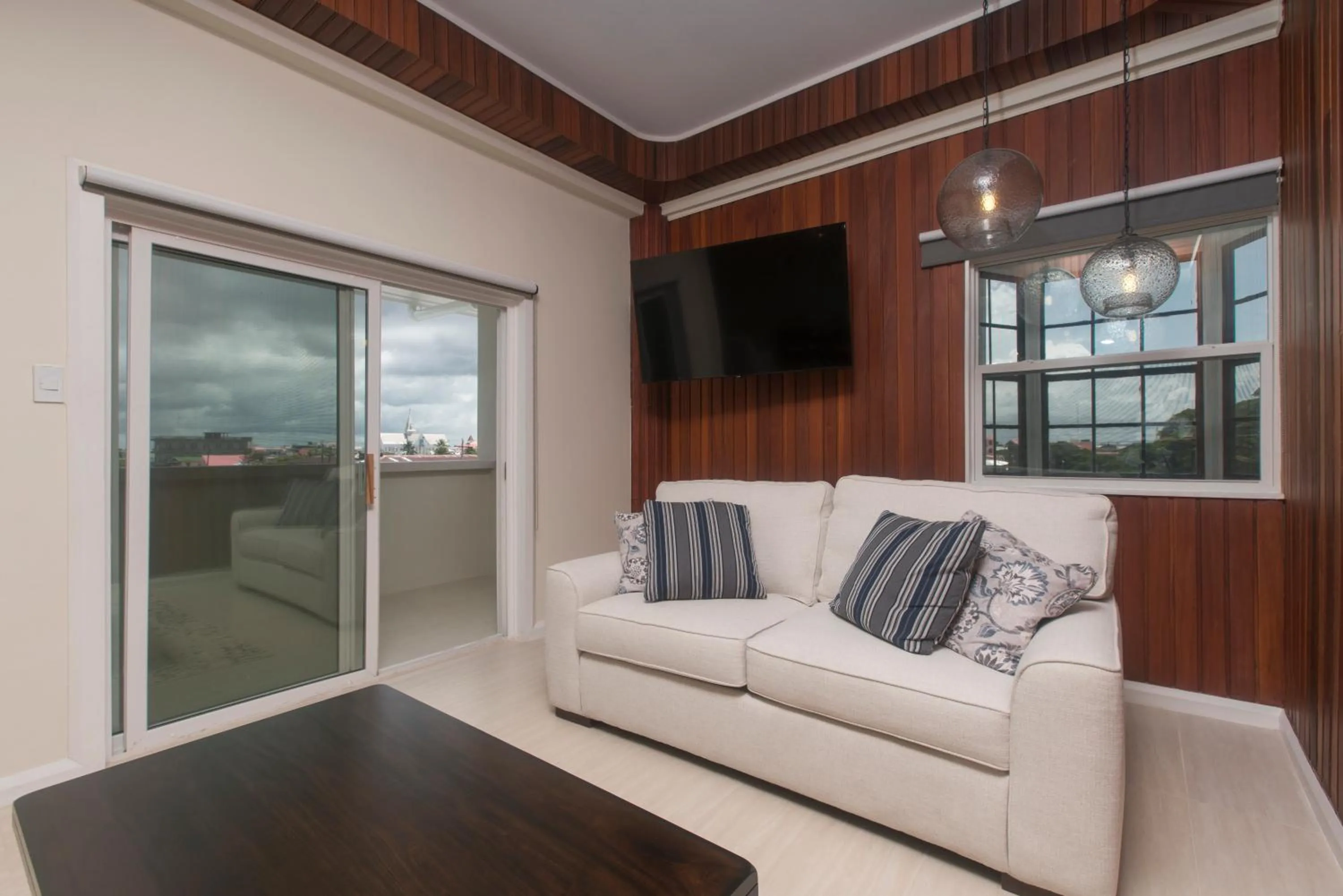 King's Hotel & Residences