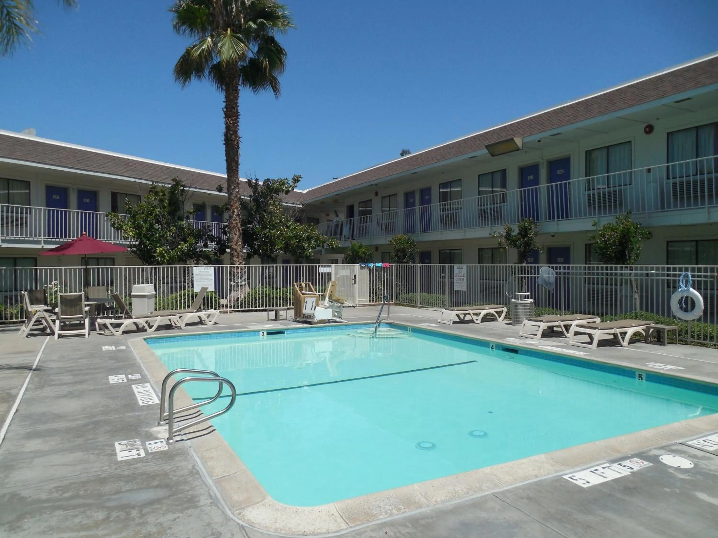 Swimming pool in Motel 6-Temecula, CA - Historic Old Town