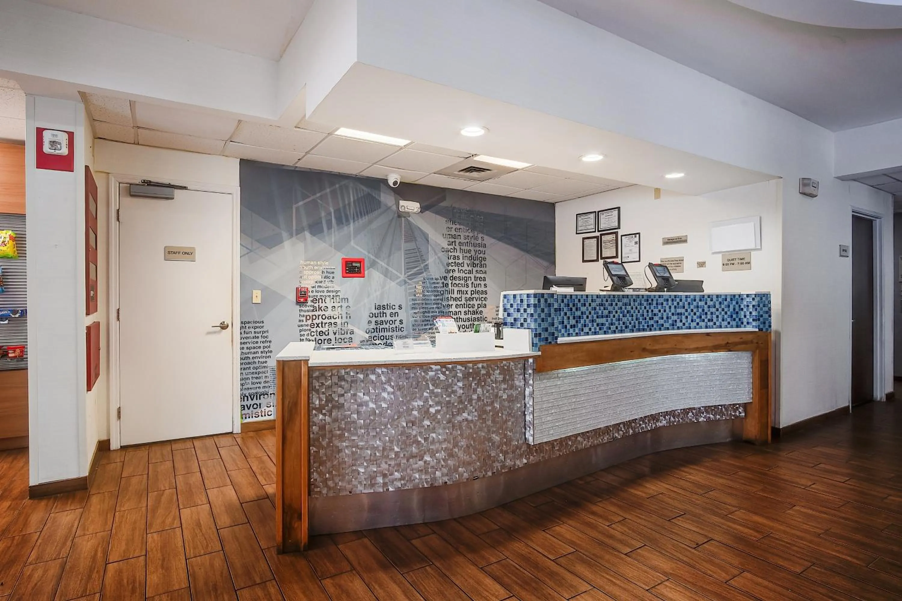 Lobby or reception in Country Inn & Suites by Radisson, Savannah Southside