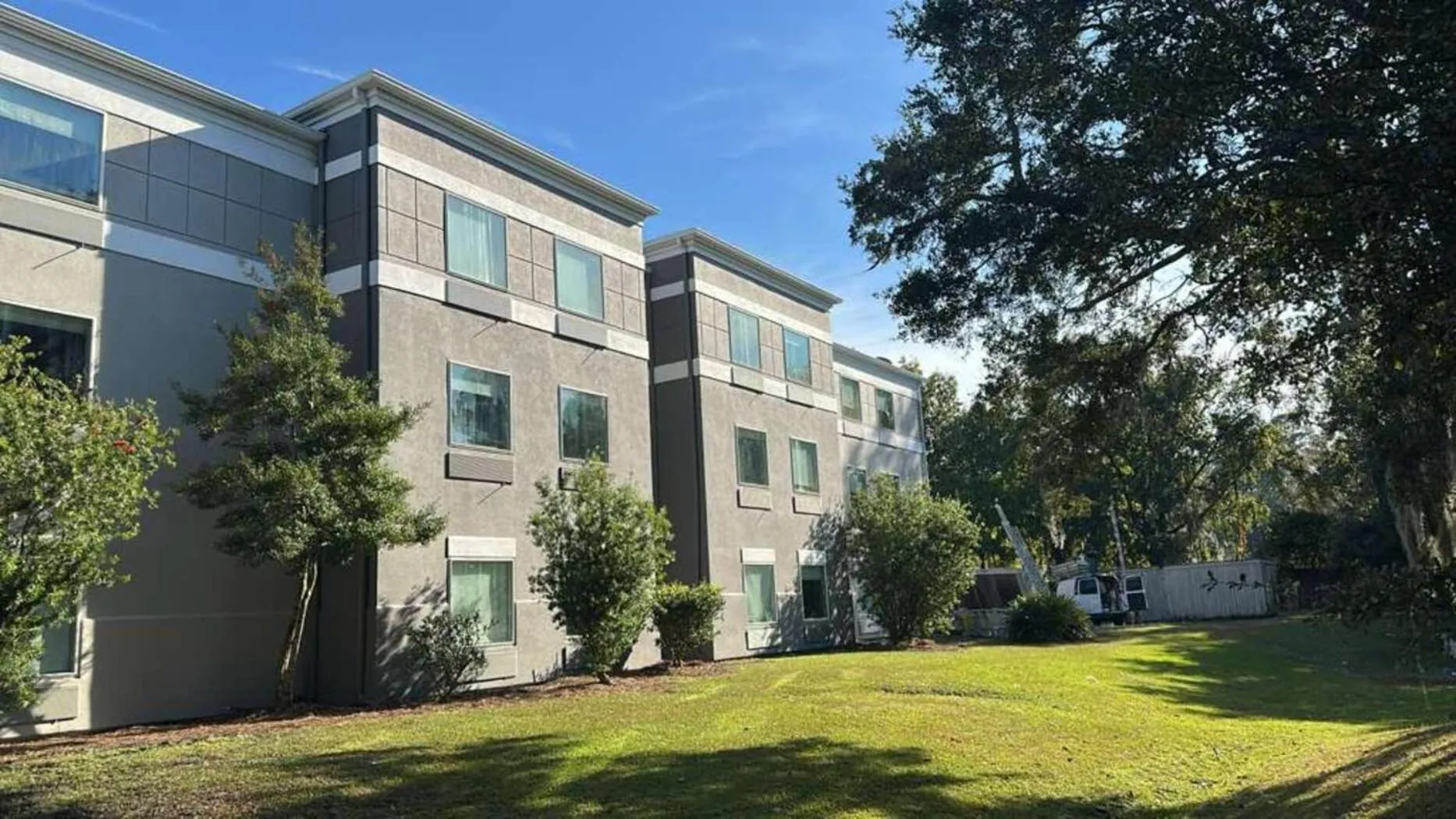 Property building in Country Inn & Suites by Radisson, Savannah Southside