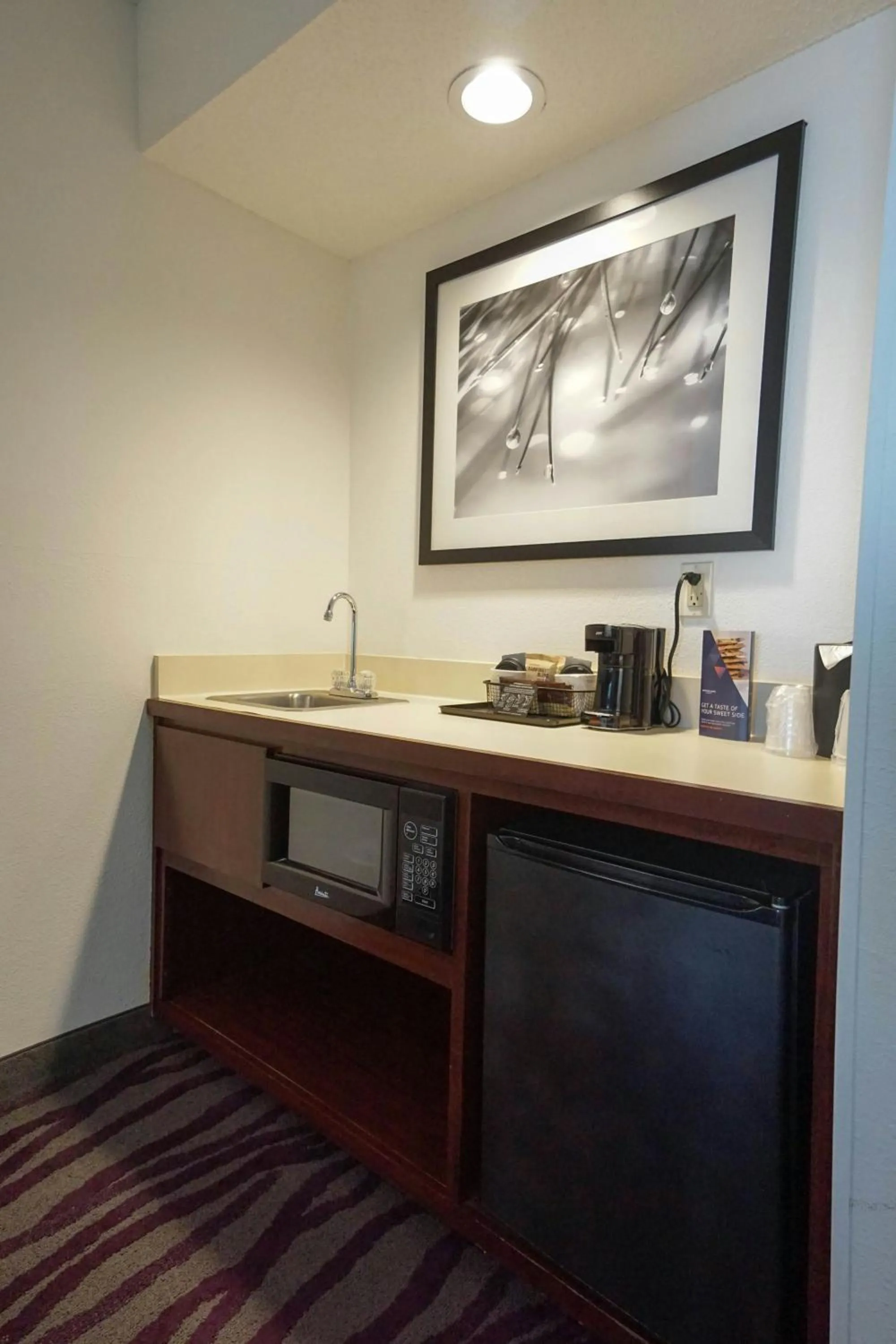 Lounge or bar in SpringHill Suites by Marriott Savannah Midtown