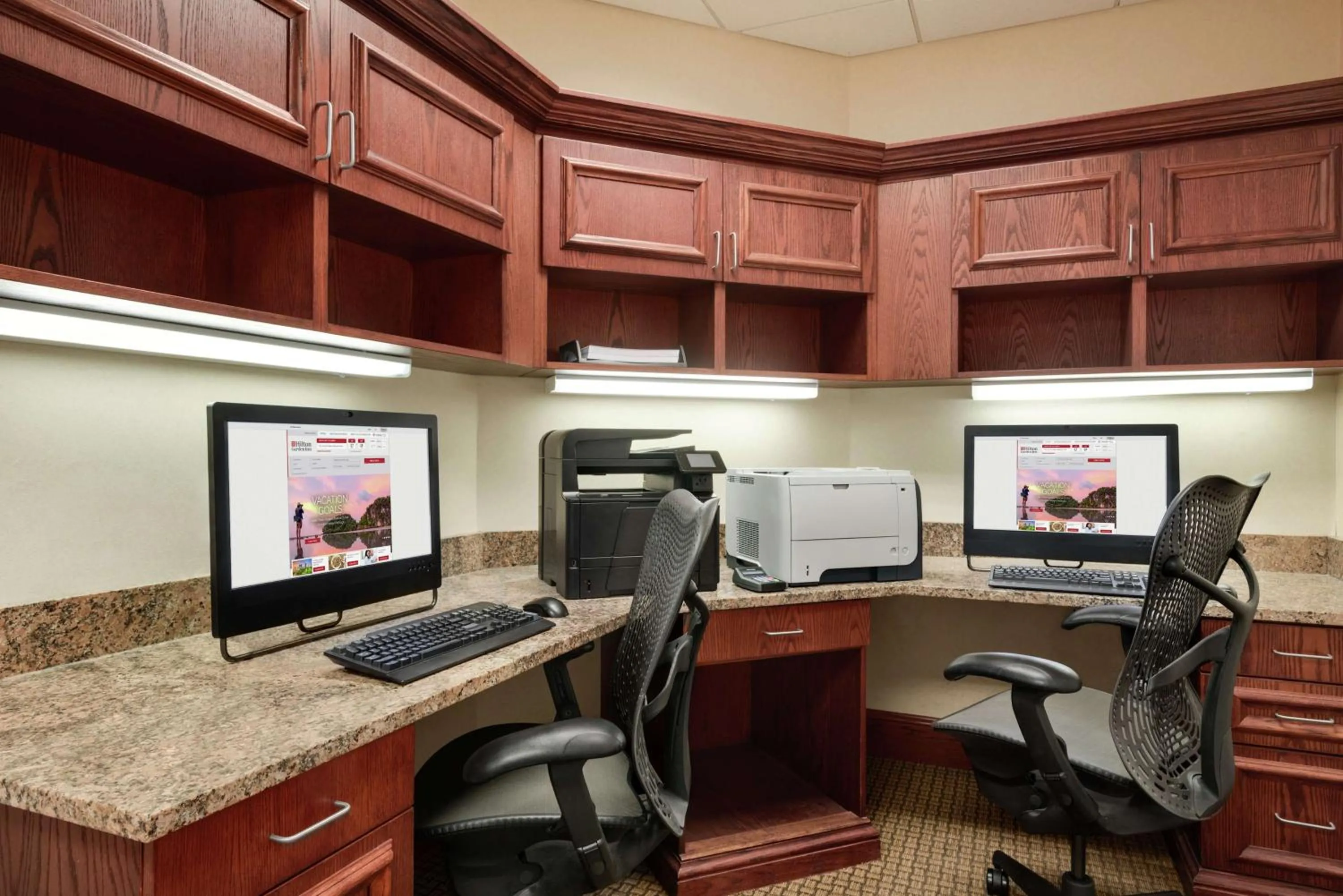 Business facilities in Hilton Garden Inn Dubuque Downtown