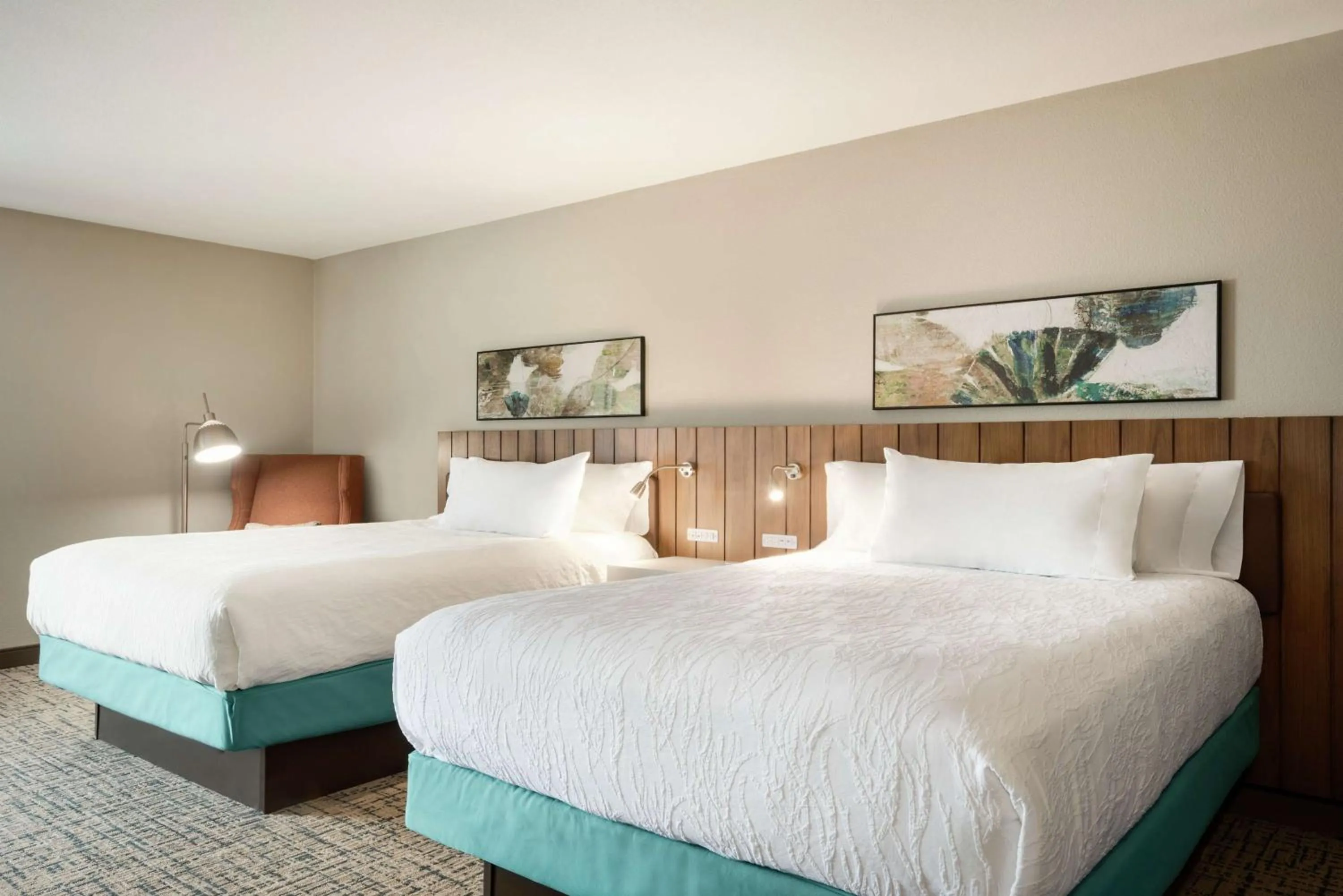 Bed in Hilton Garden Inn Dubuque Downtown