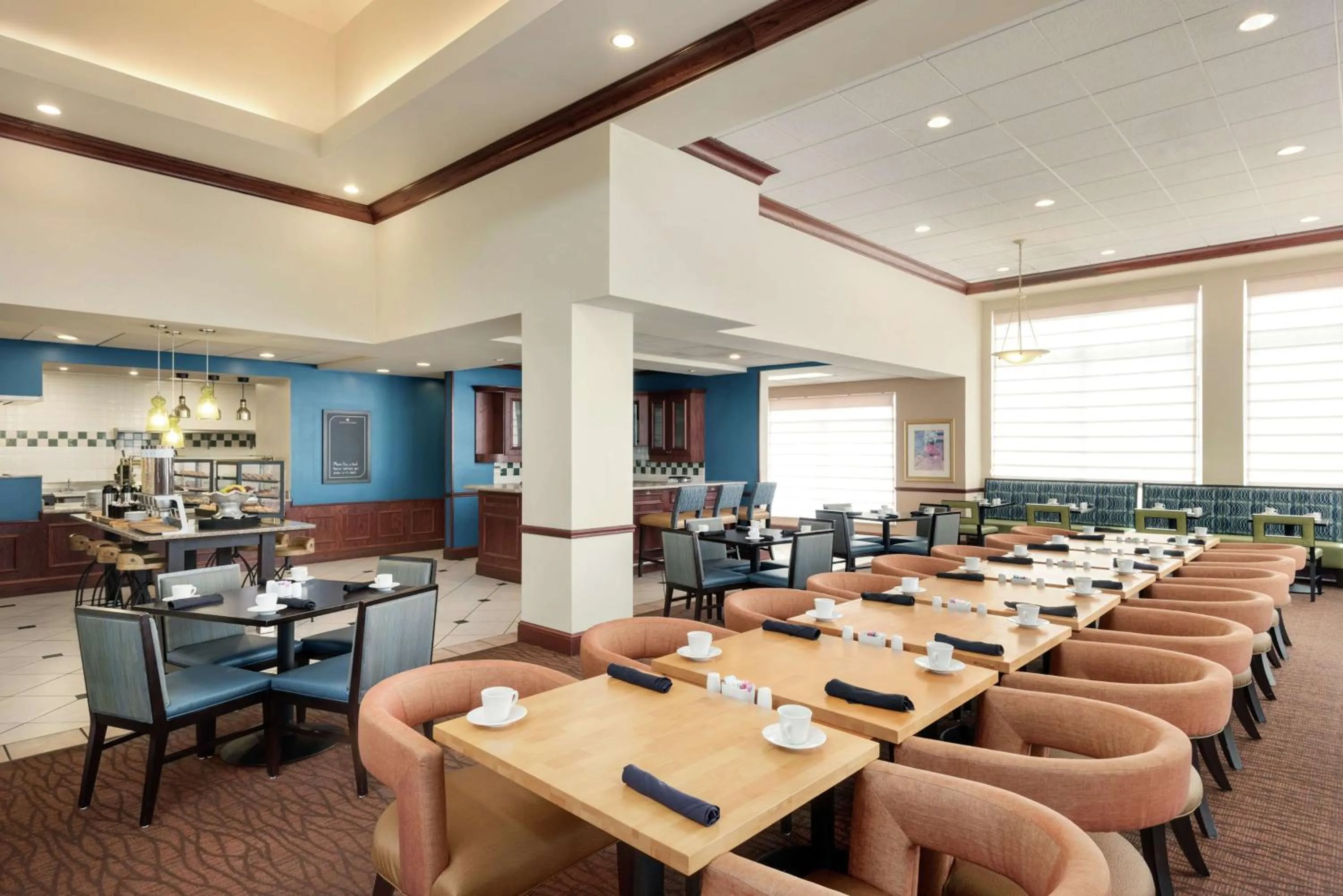 Restaurant/places to eat in Hilton Garden Inn Dubuque Downtown