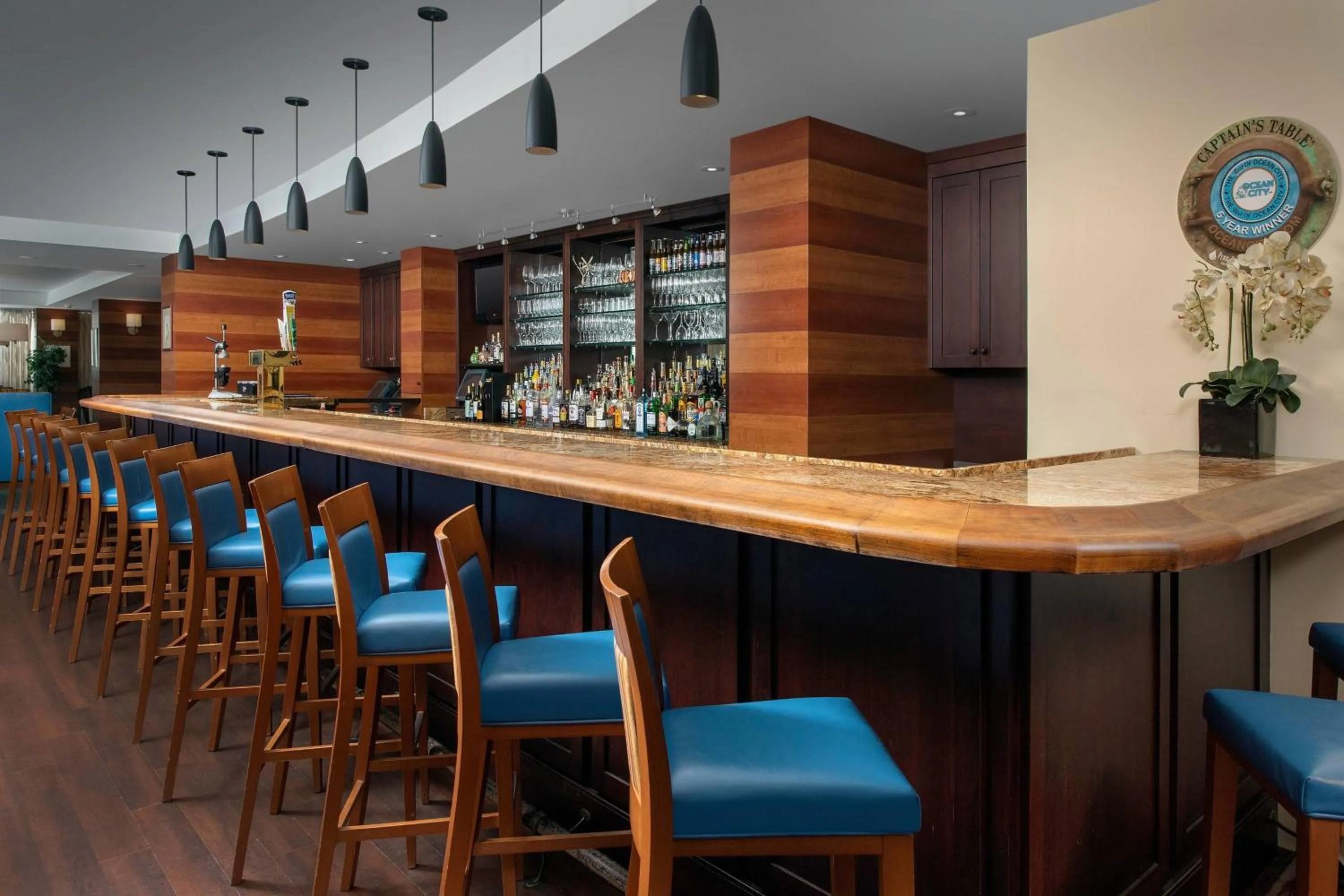 Lounge or bar in Courtyard by Marriott Ocean City Oceanfront