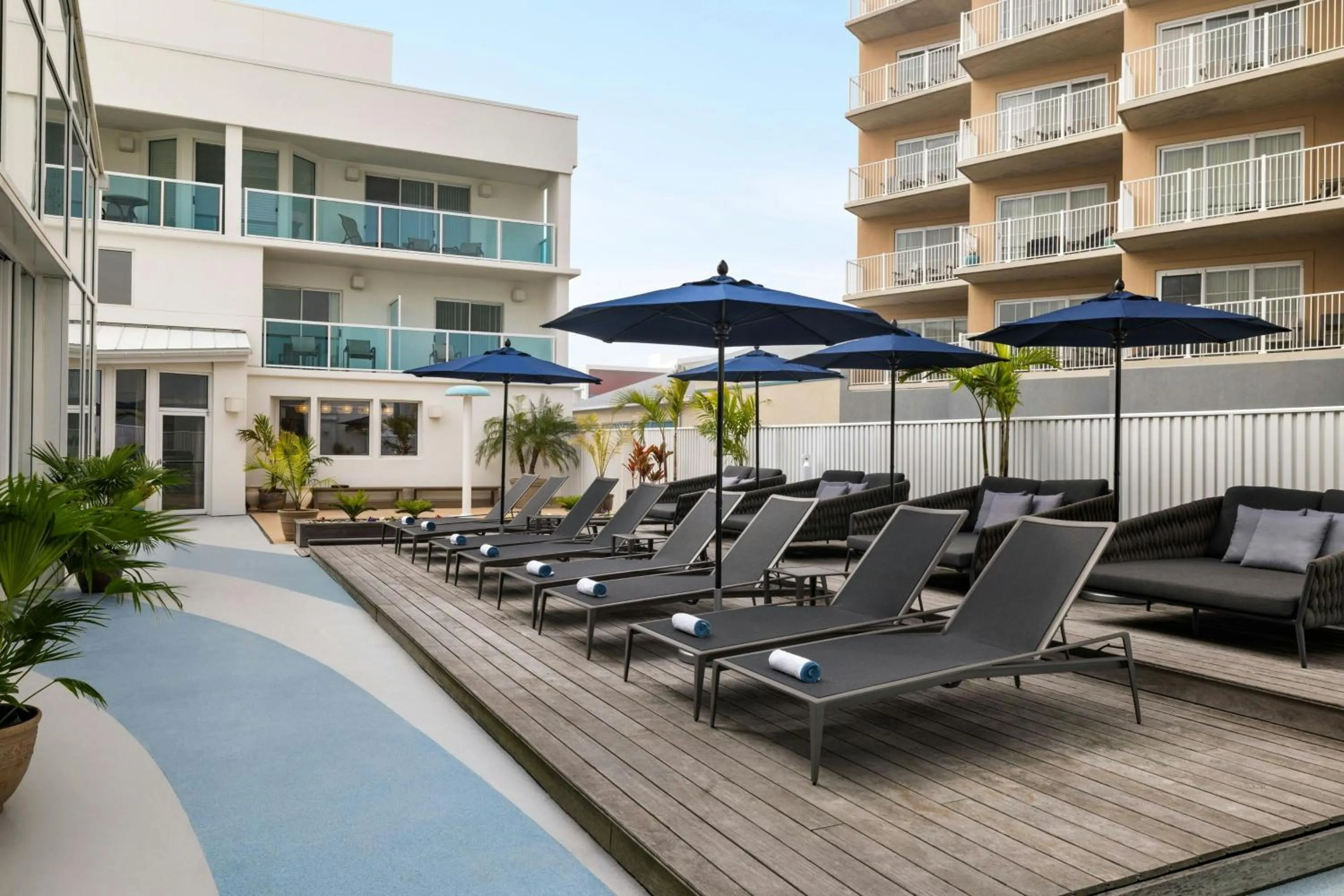 Swimming pool in Courtyard by Marriott Ocean City Oceanfront