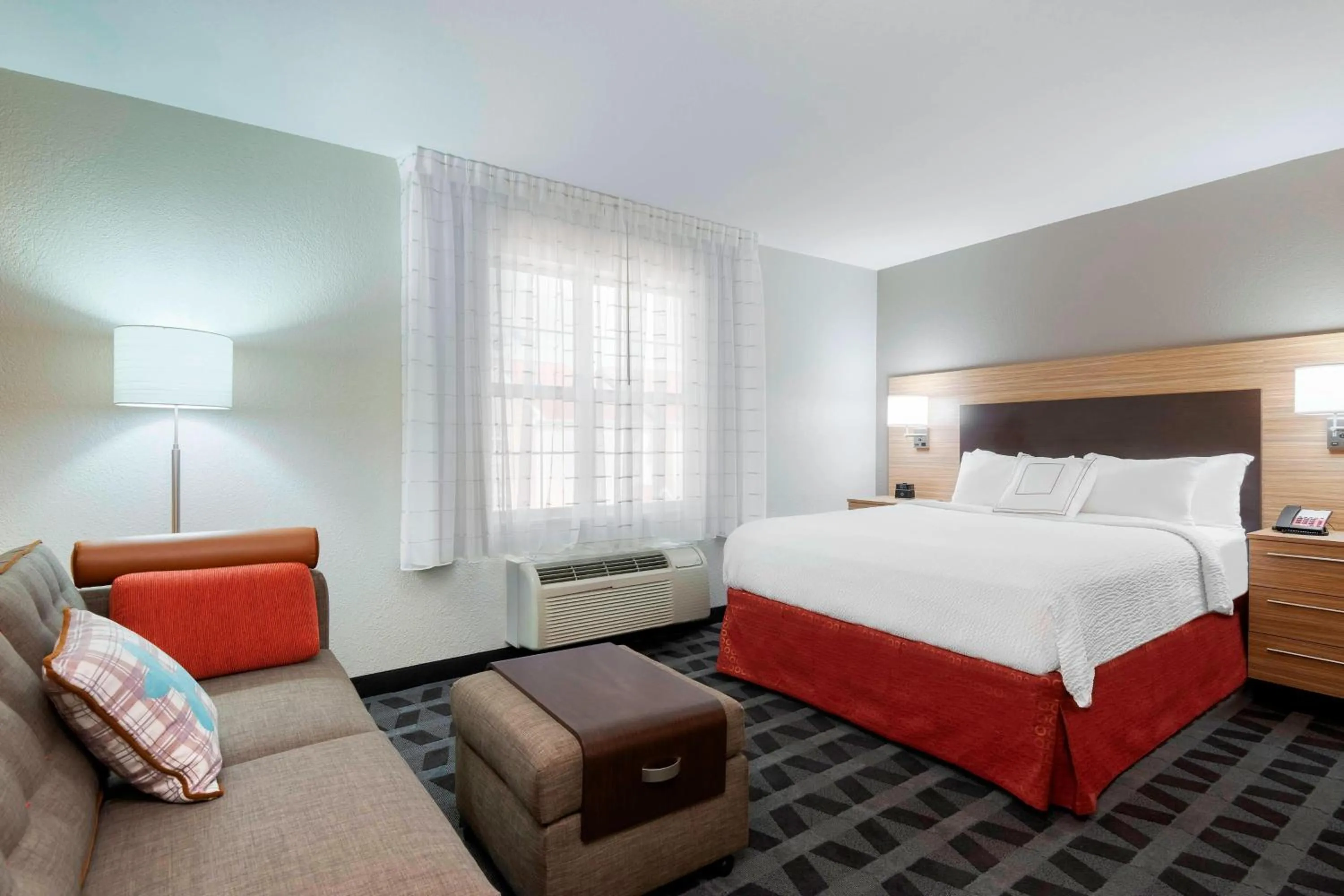 Photo of the whole room, Bed in TownePlace Suites Savannah Midtown