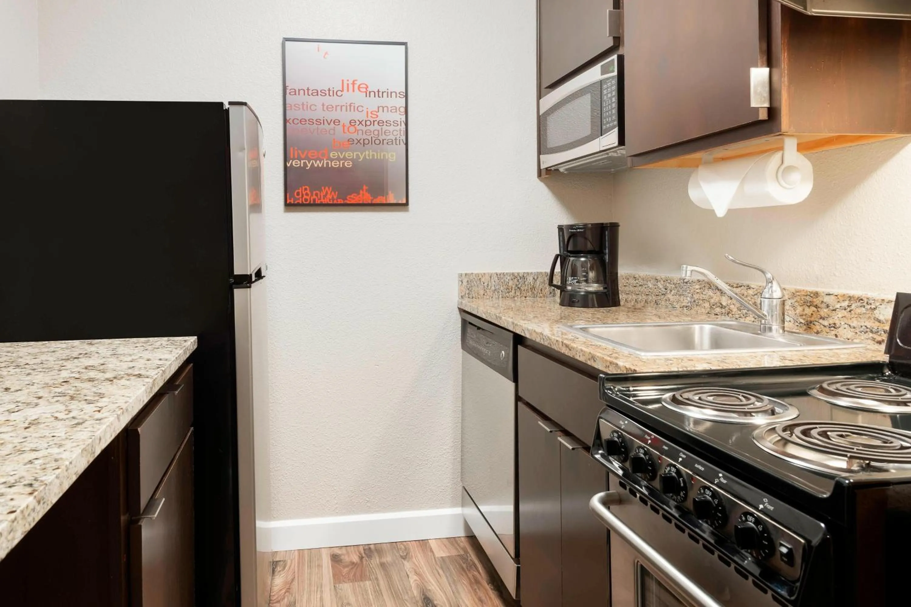 Kitchen or kitchenette in TownePlace Suites Savannah Midtown
