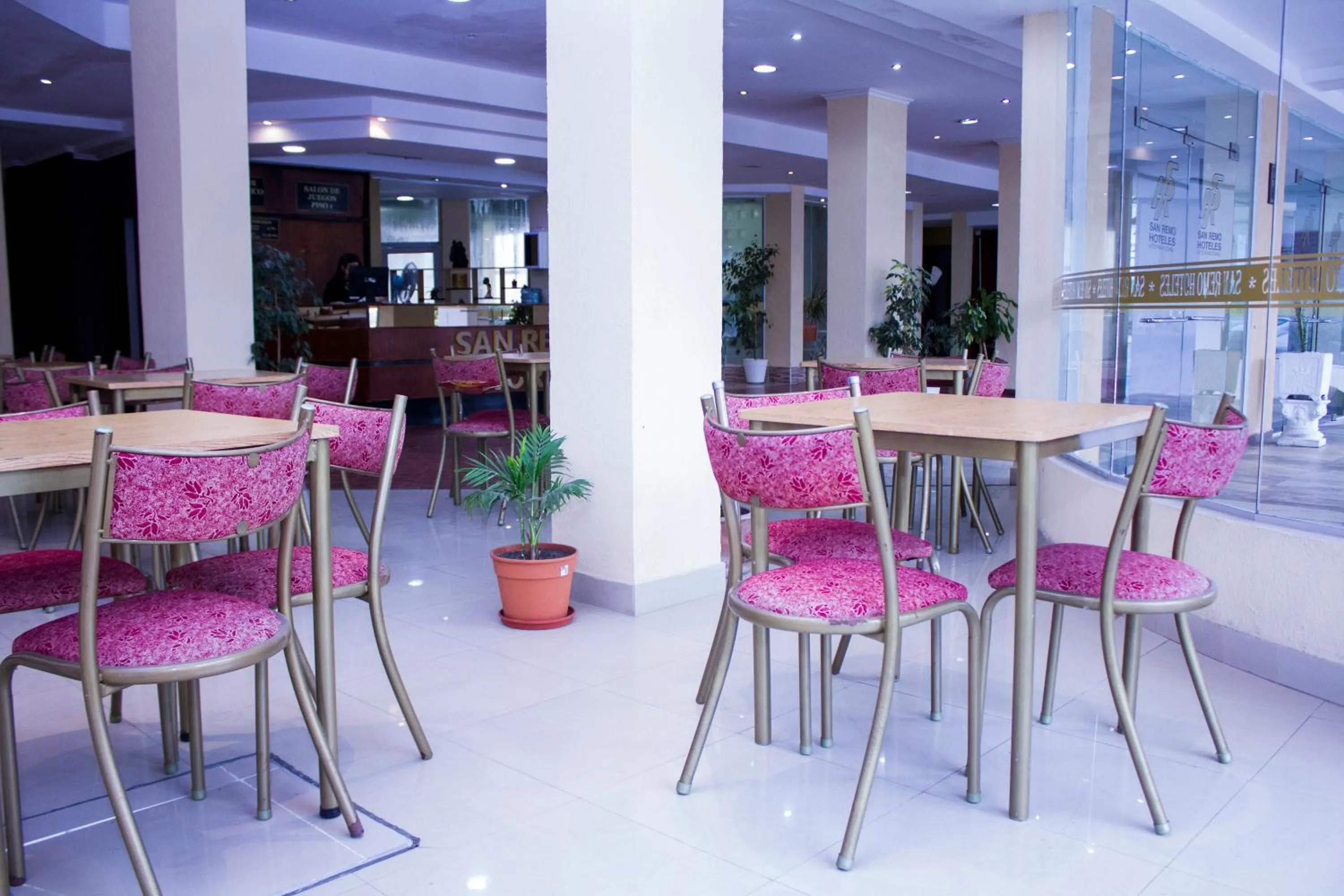 Lounge or bar in San Remo World Hotel