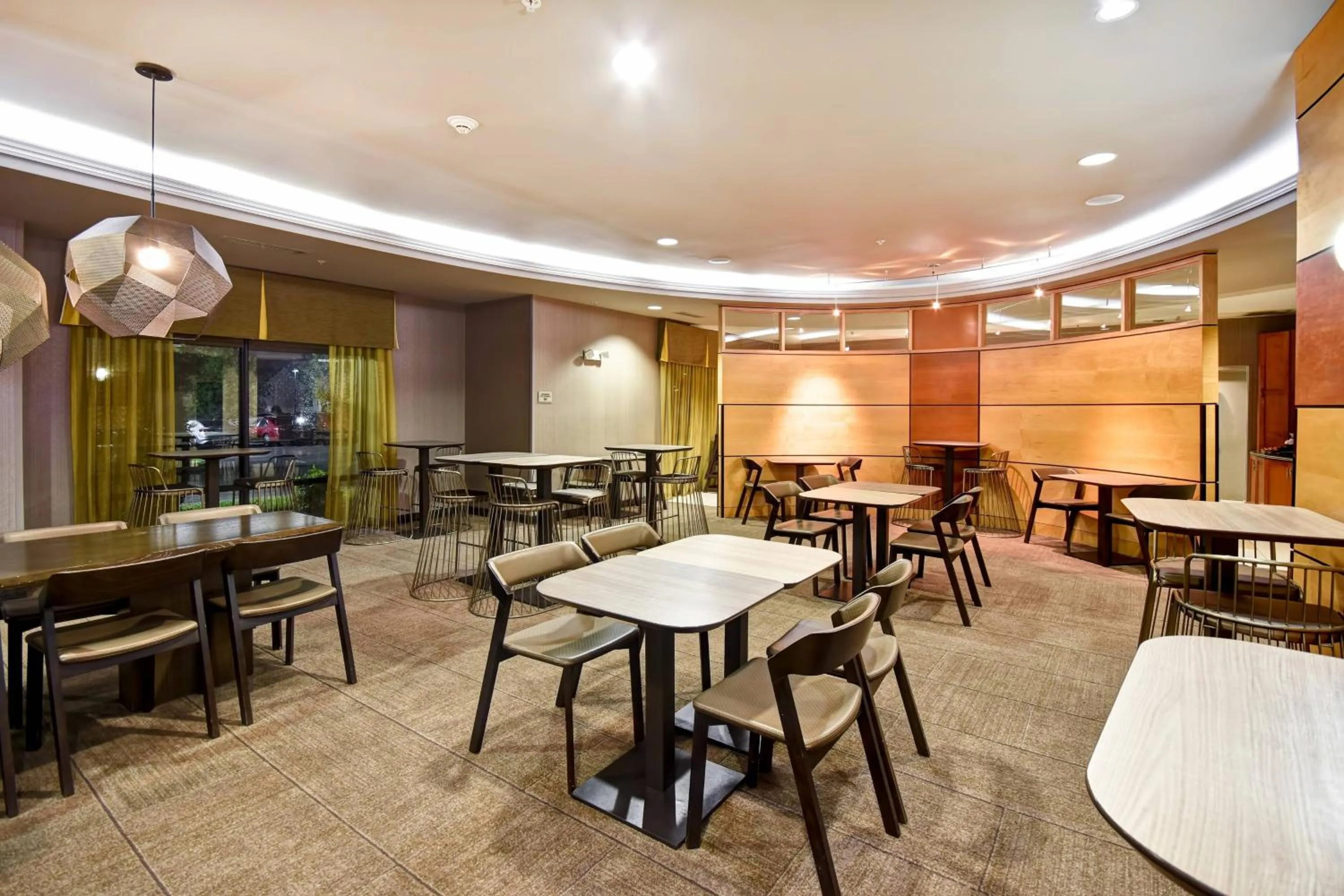 Breakfast in SpringHill Suites Louisville Airport