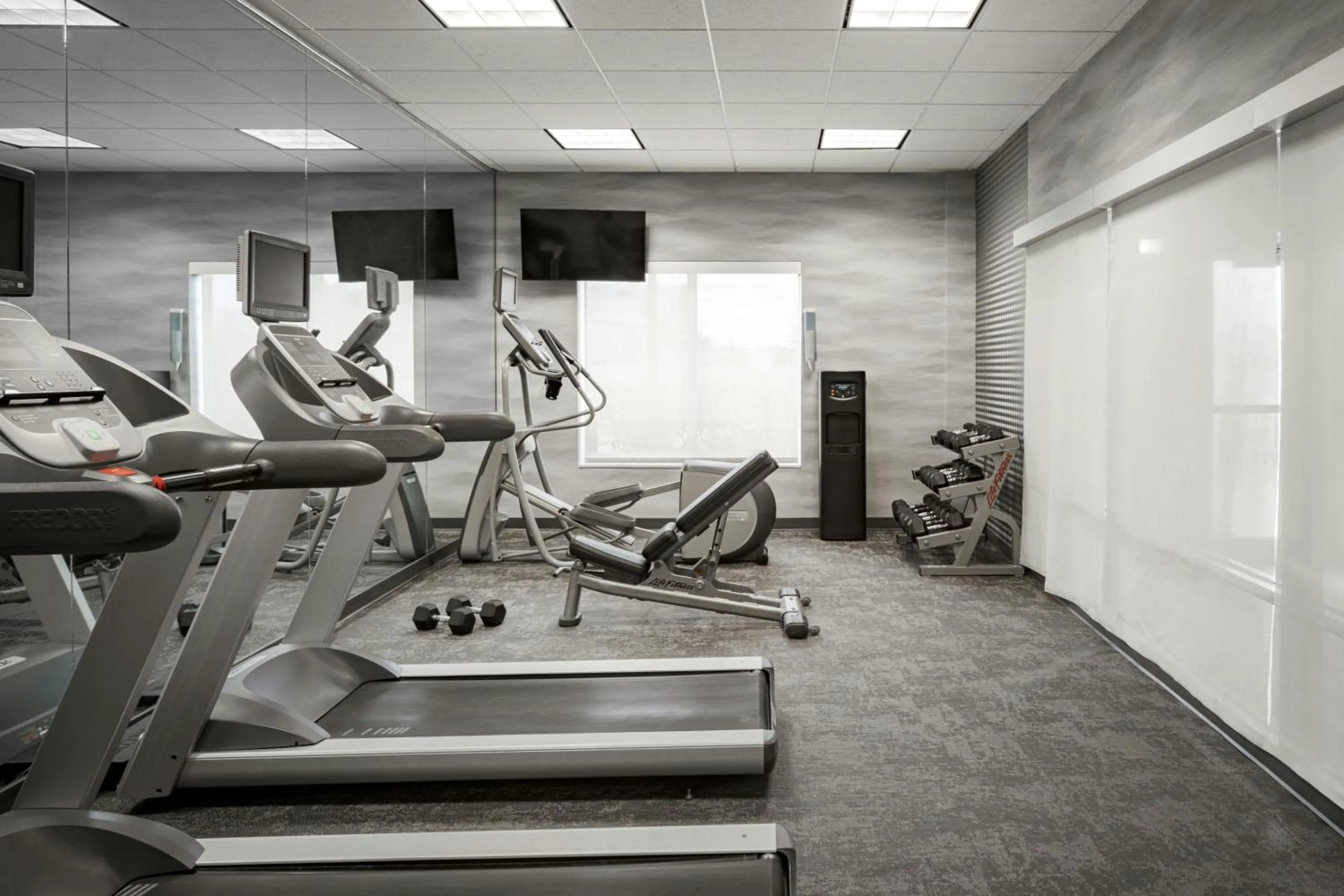 Fitness centre/facilities in Fairfield Inn & Suites Louisville East