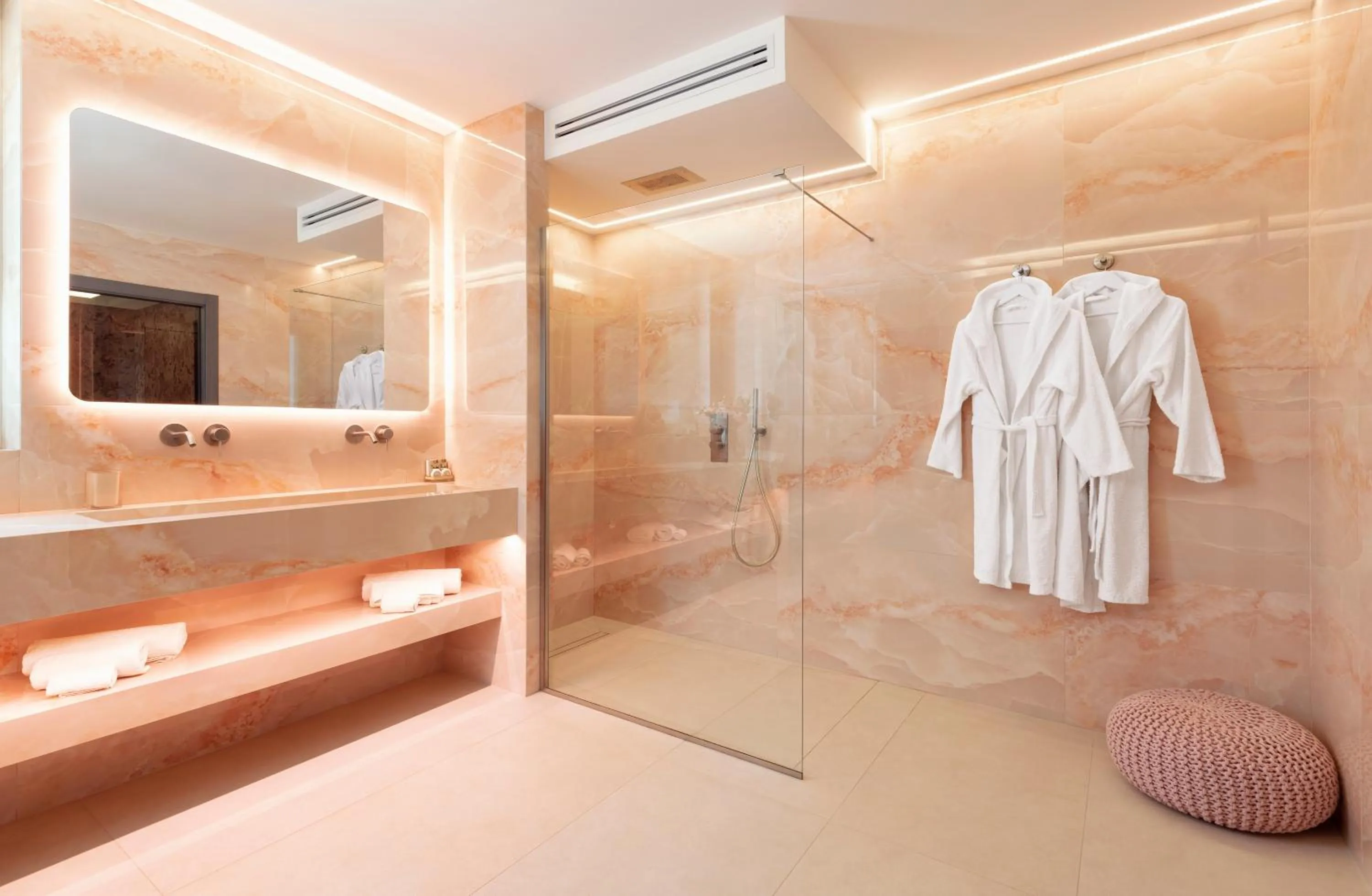 Hot Tub in Masseria Elysium