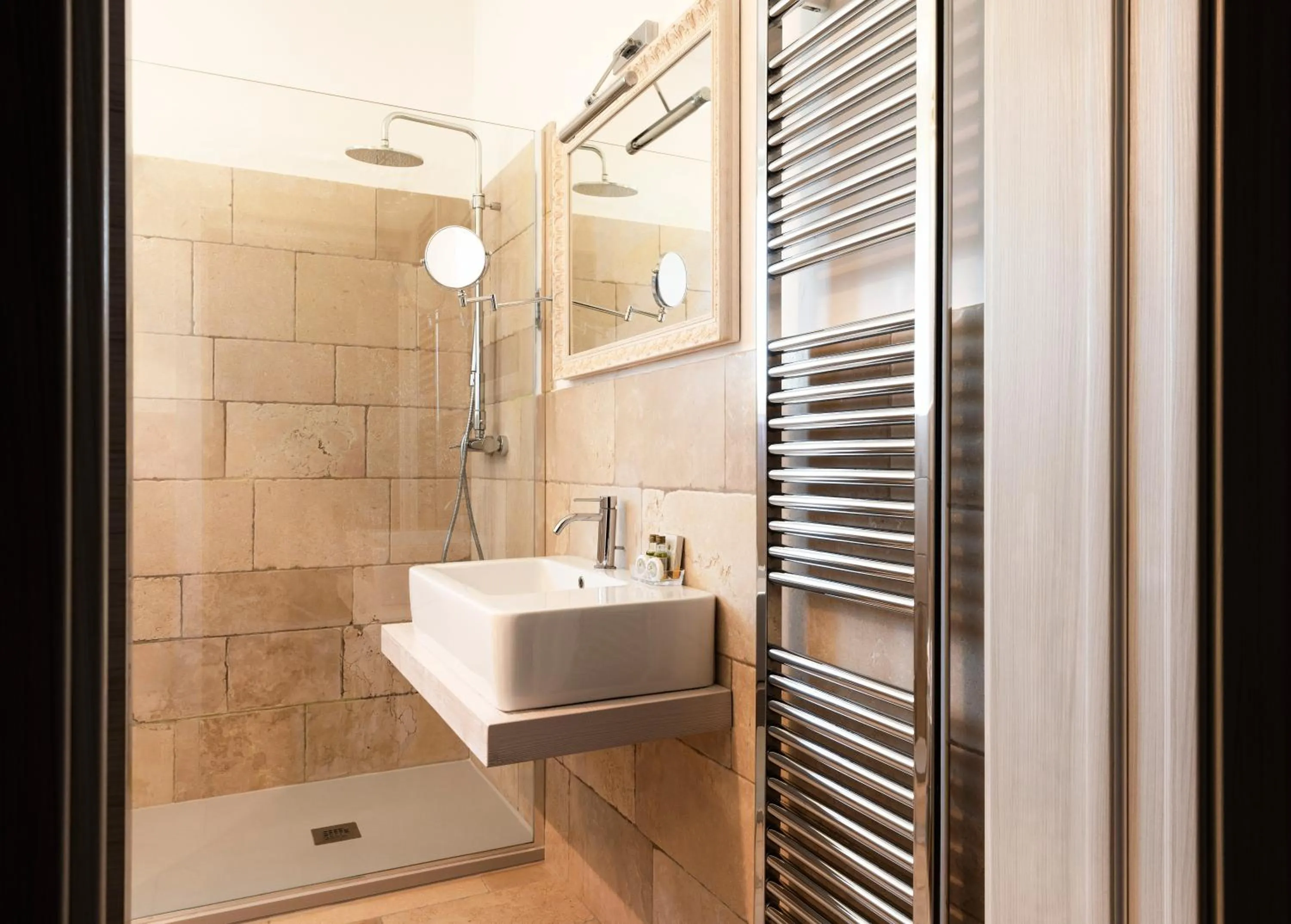 Shower in Masseria Elysium