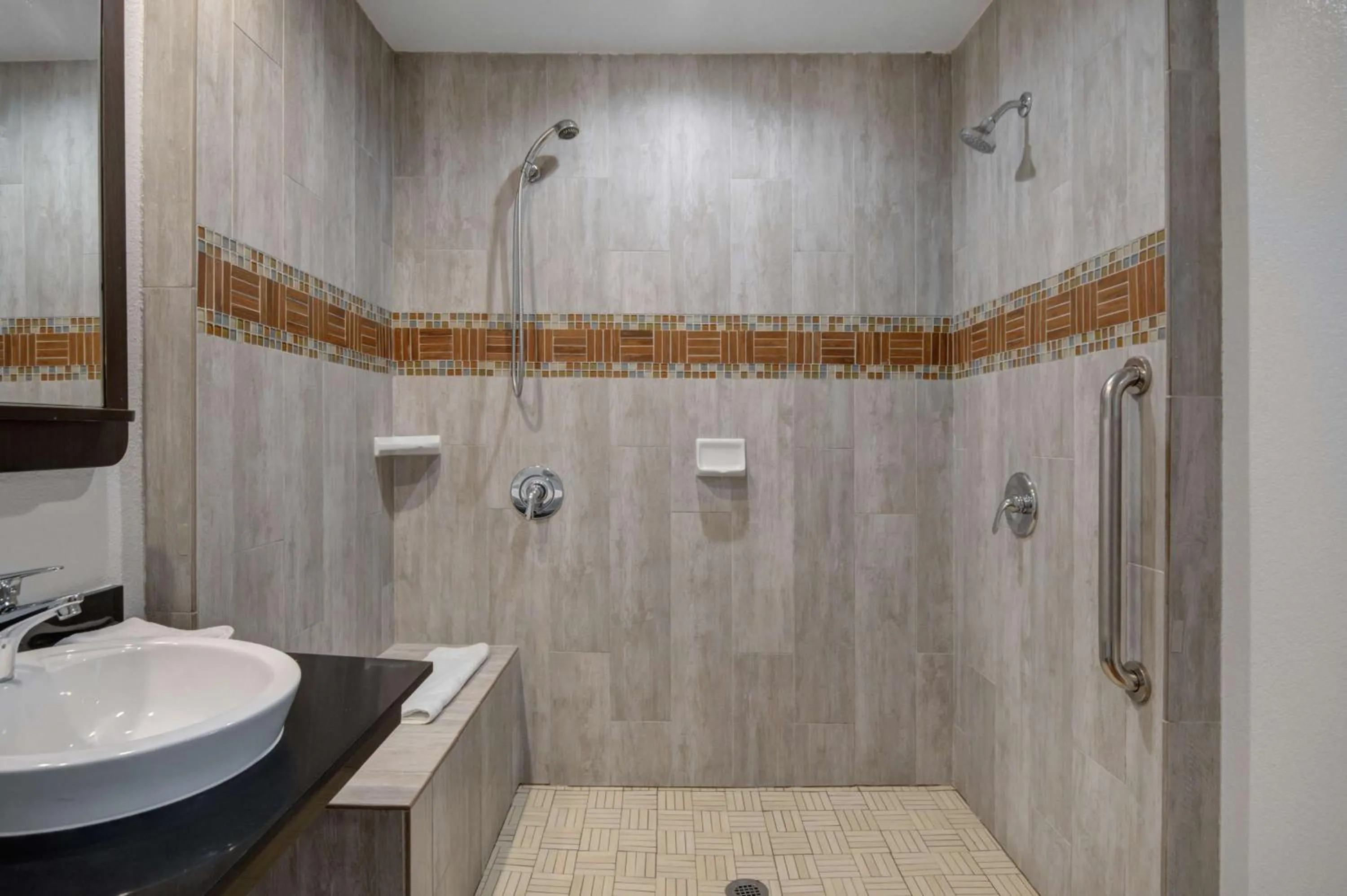 Bathroom in Motel 6 Ontario, CA  Convention Center-Airport