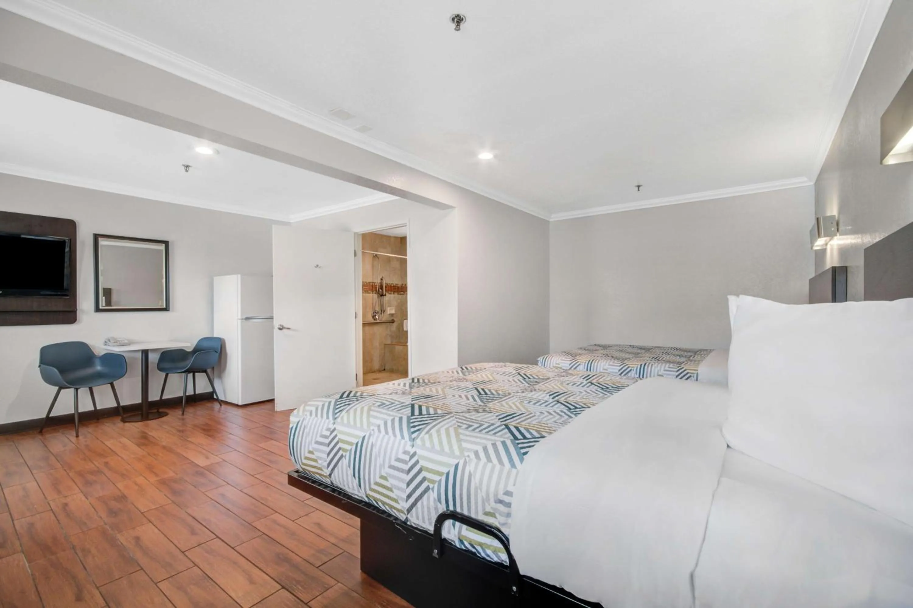 Bedroom, Bed in Motel 6 Ontario, CA  Convention Center-Airport