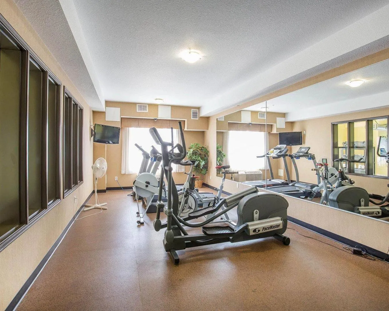 Fitness centre/facilities in Comfort Inn & Suites