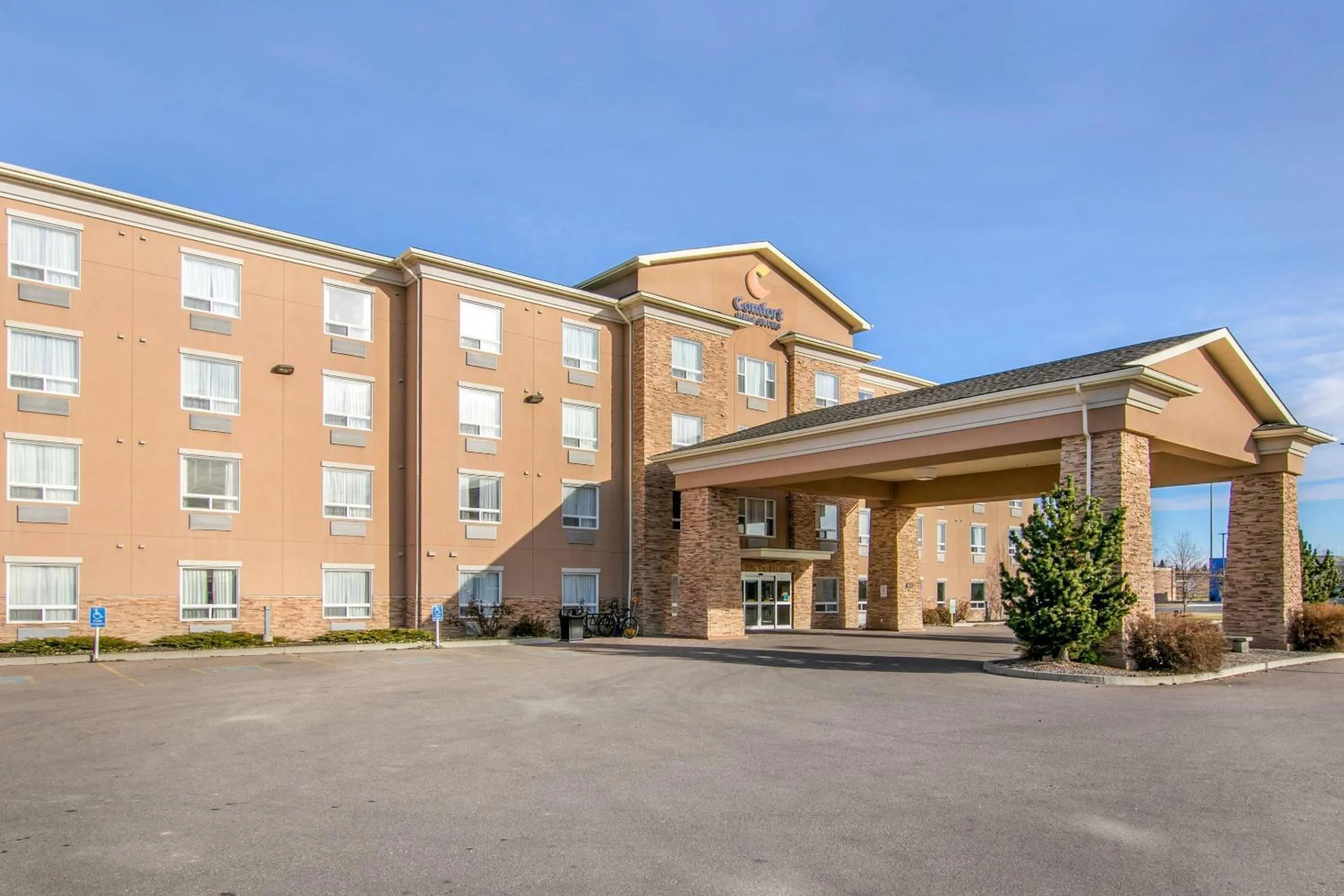 Property building in Comfort Inn & Suites