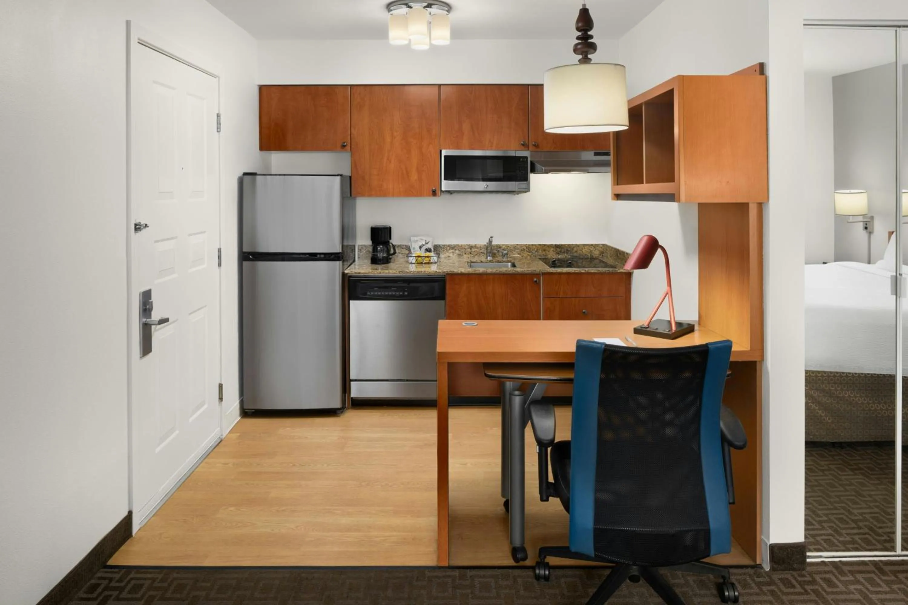 Kitchen or kitchenette in TownePlace Suites by Marriott Seattle Southcenter