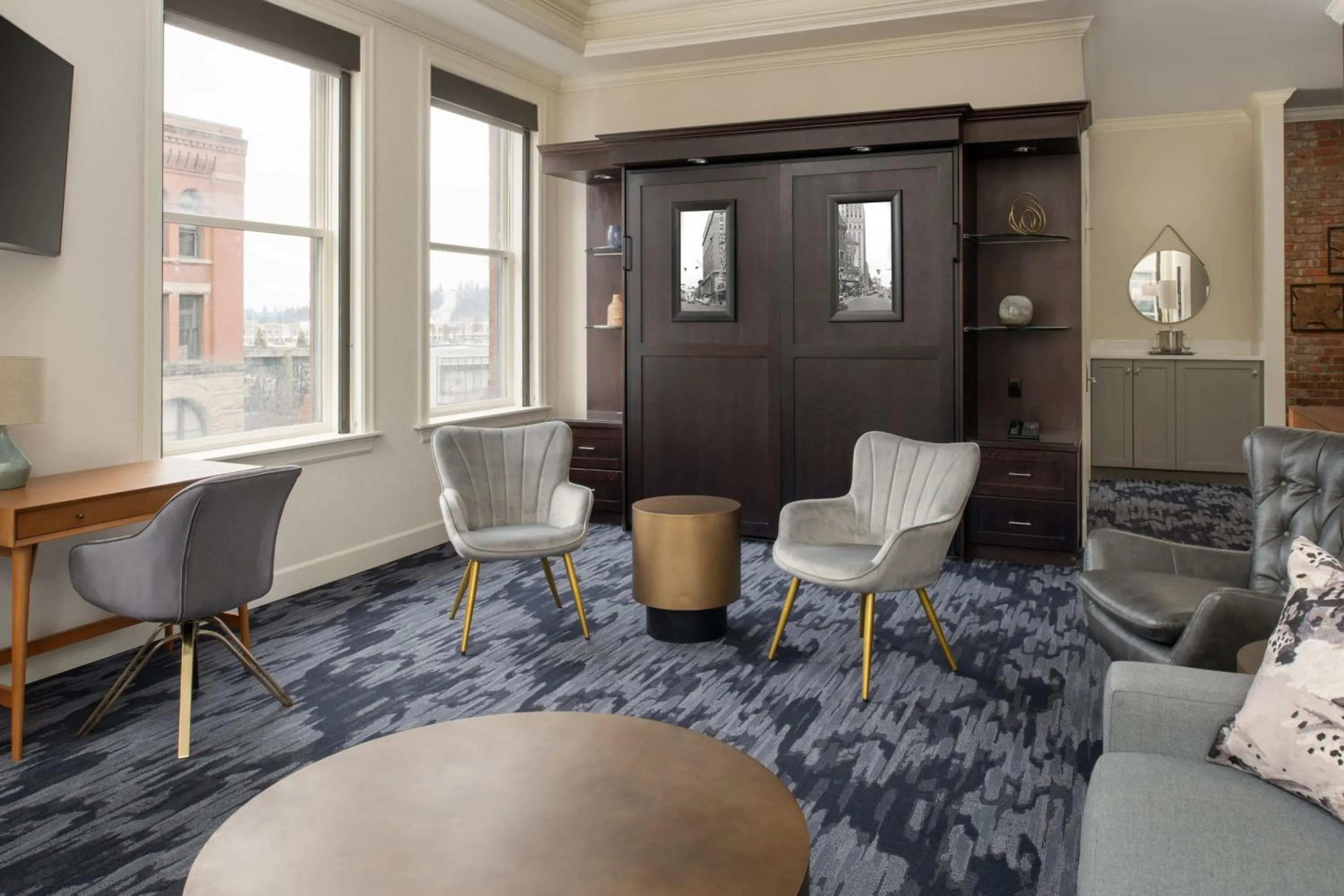 Photo of the whole room in Courtyard Tacoma Downtown