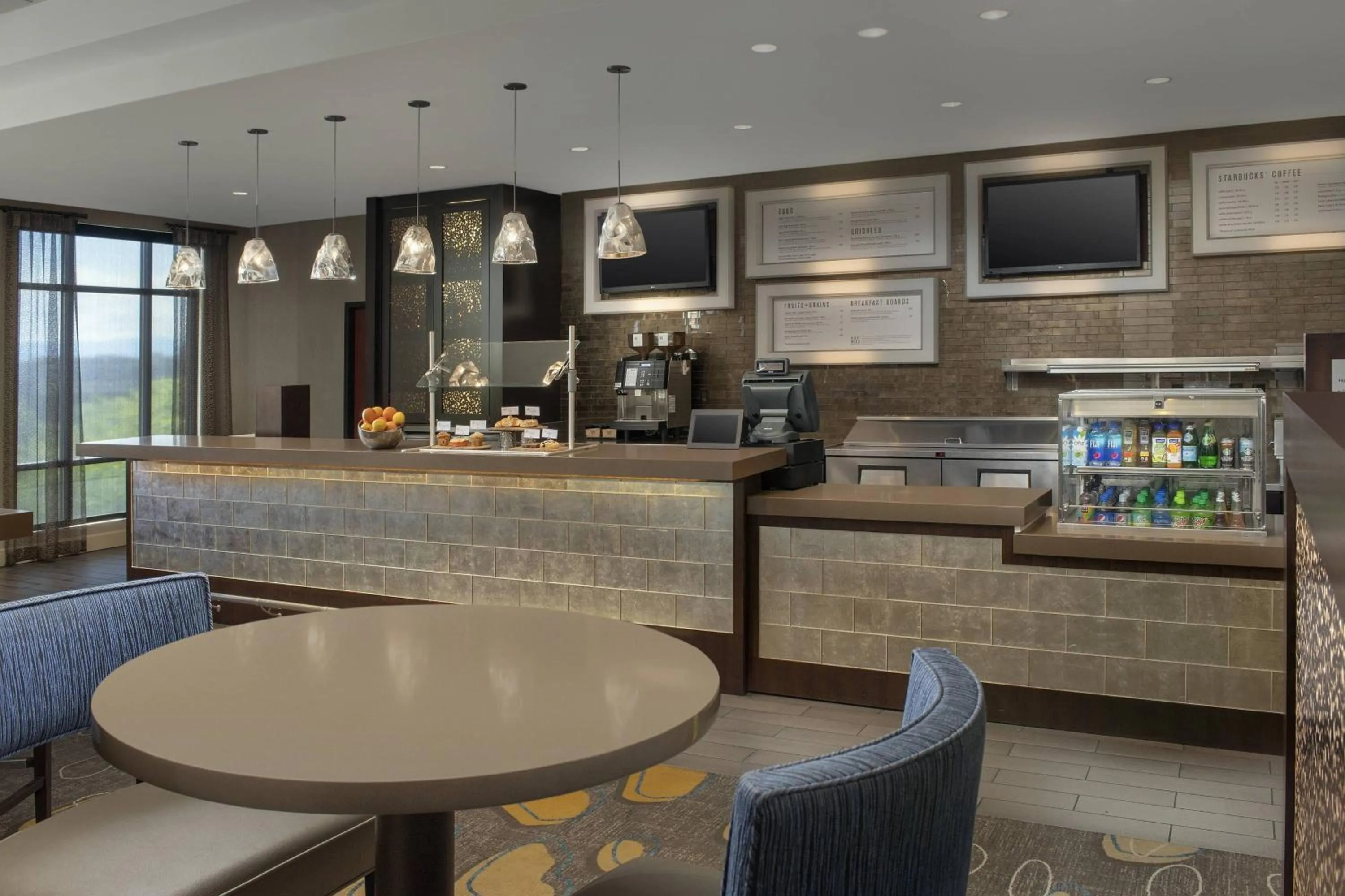 Restaurant/places to eat in Courtyard Tacoma Downtown