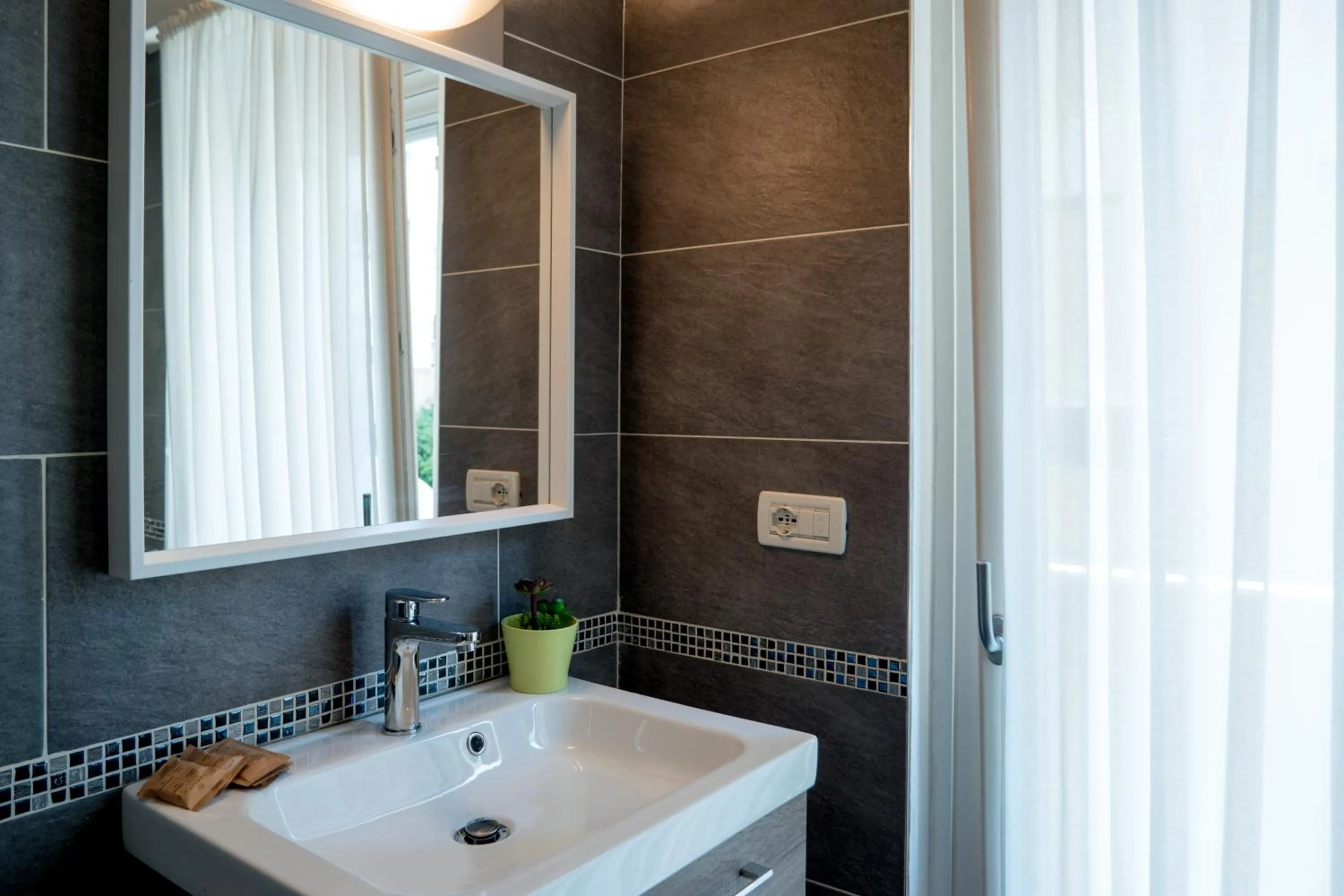 Bathroom in Ca' Rebeka Venice - Atika & Atif