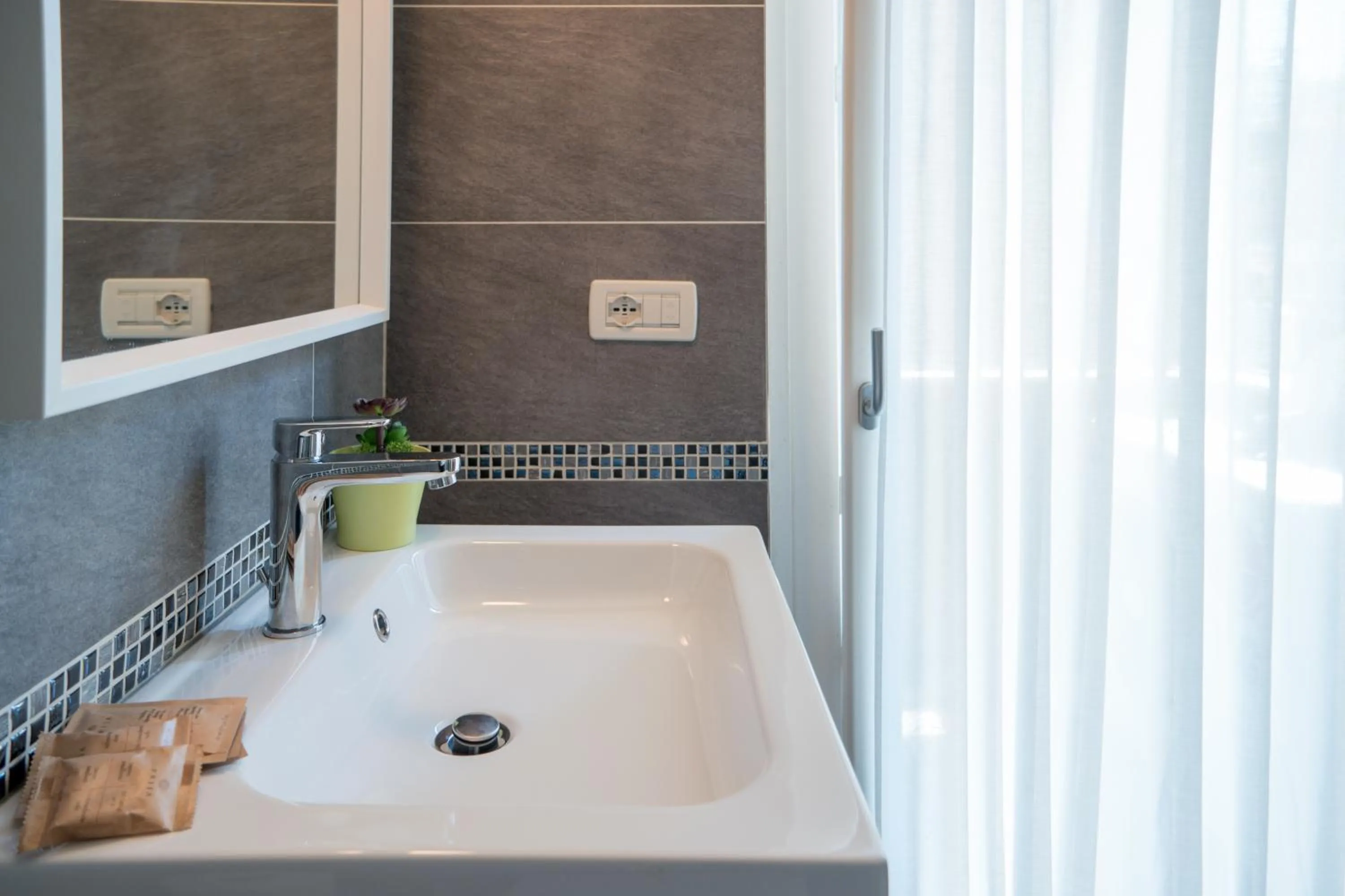 Bathroom in Ca' Rebeka Venice - Atika & Atif