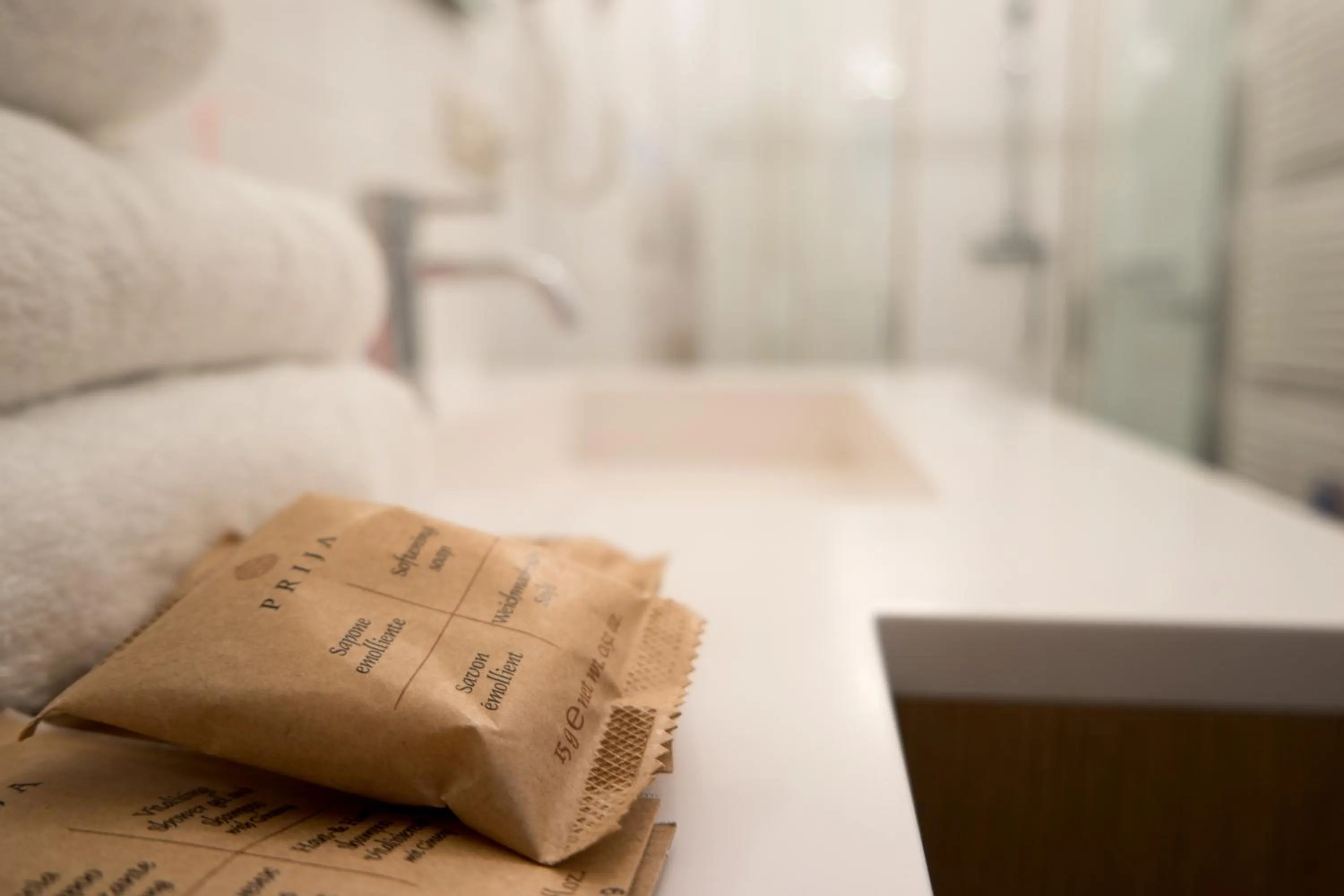 towels, Bed in Ca' Rebeka Venice - Atika & Atif