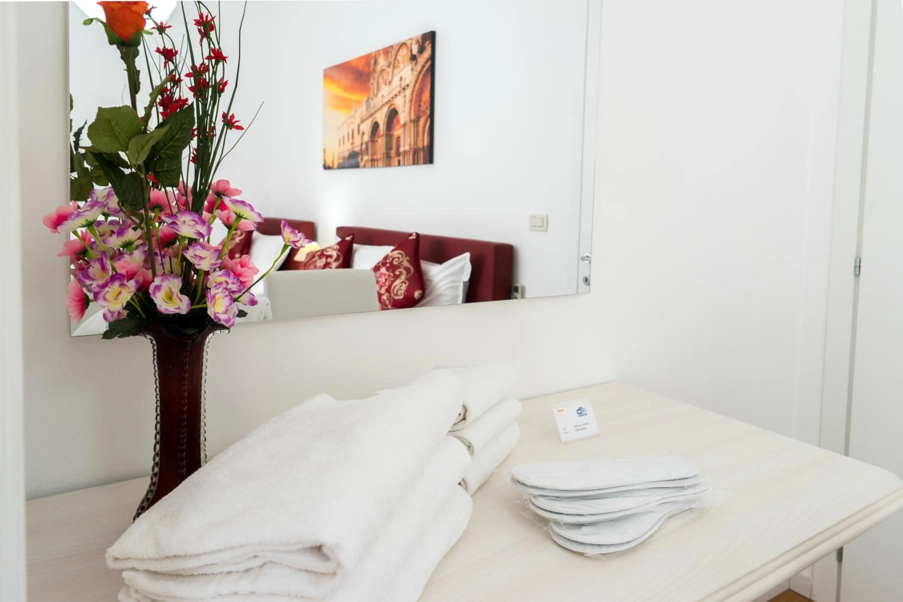 towels, Bed in Ca' Rebeka Venice - Atika & Atif