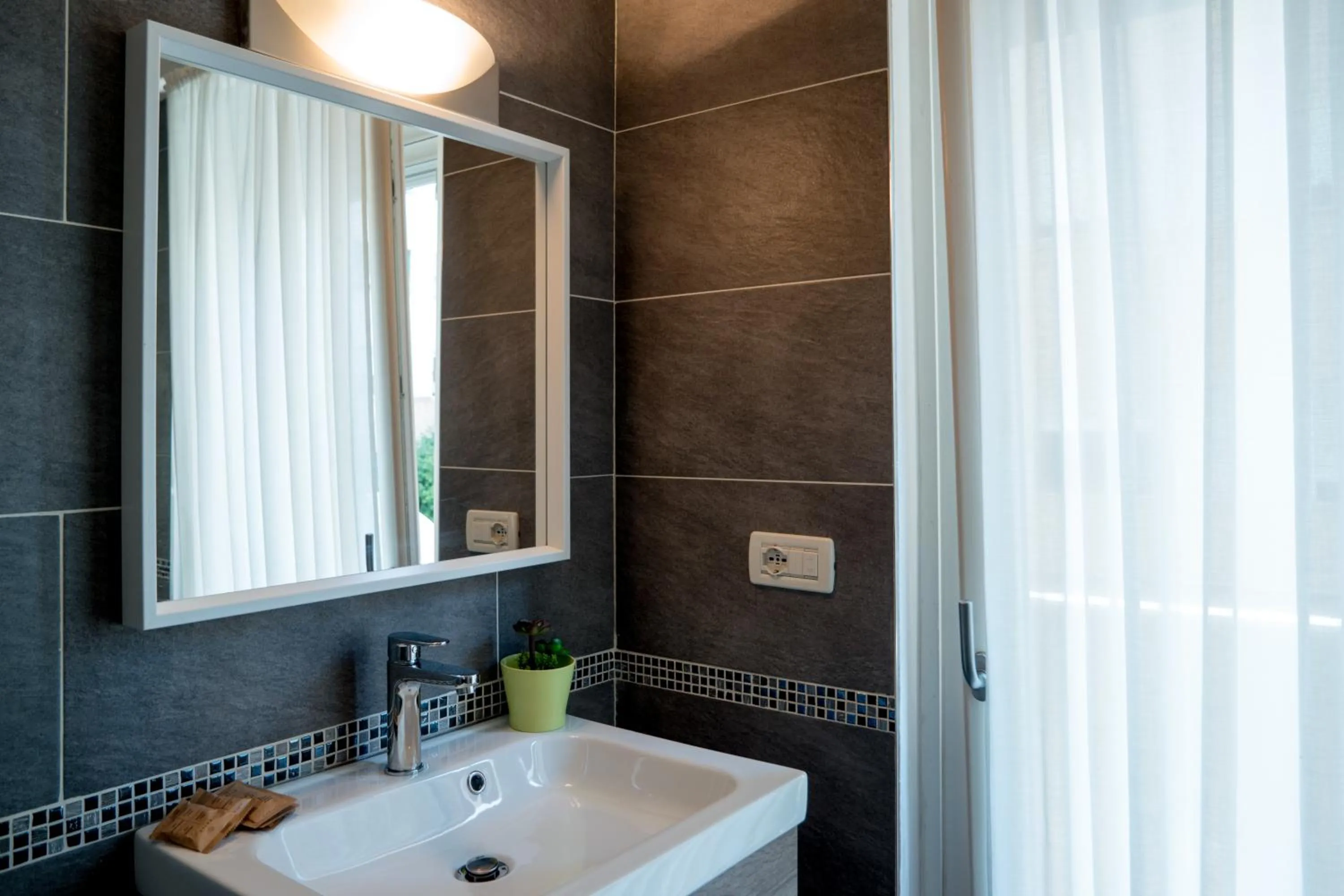 Bathroom in Ca' Rebeka Venice - Atika & Atif