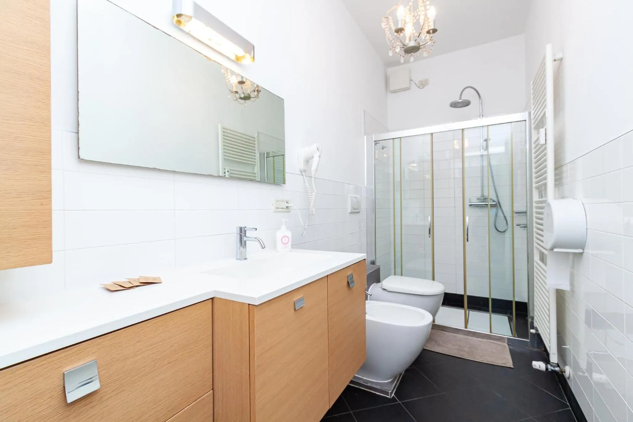 Bathroom in Ca' Rebeka Venice - Atika & Atif