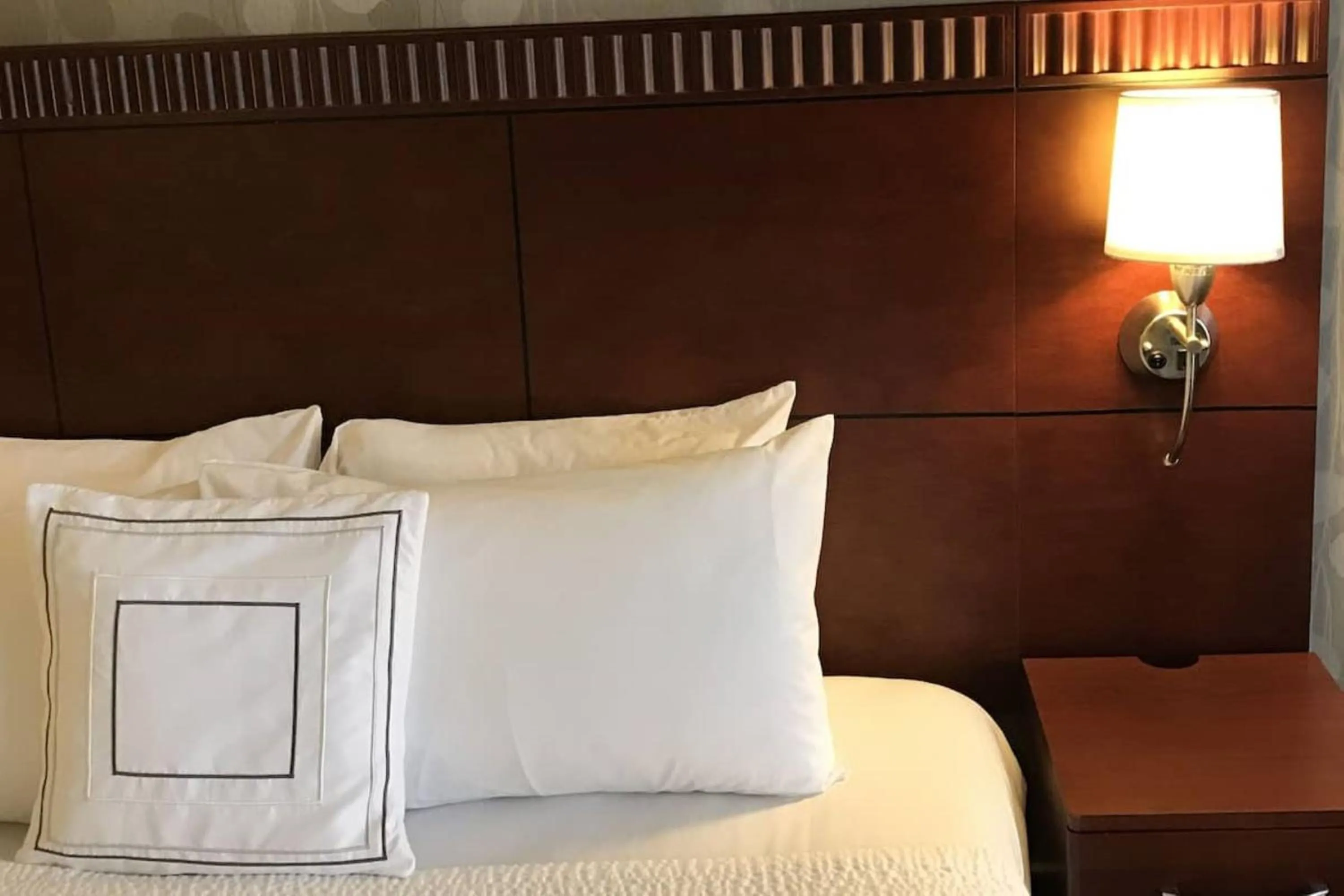 Bed in Courtyard Fairfield Napa Valley Area