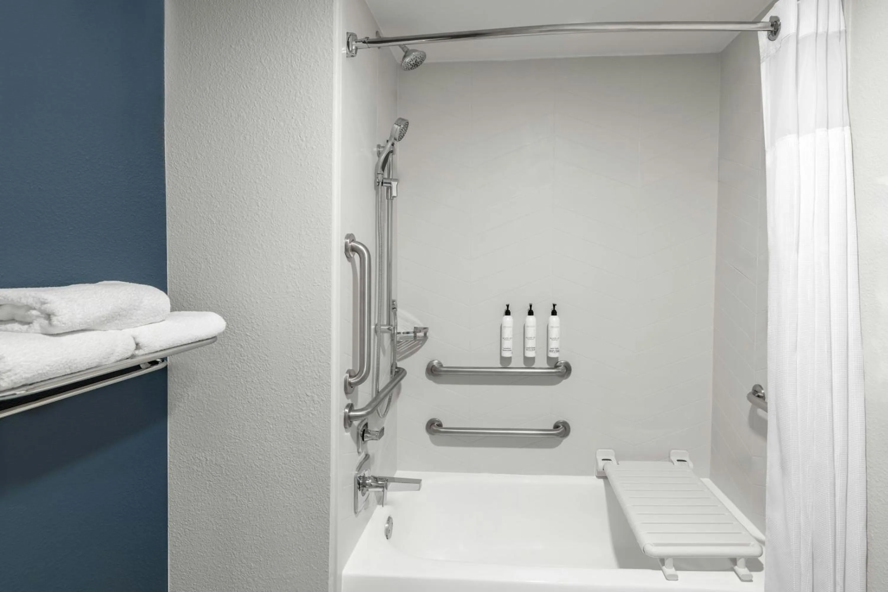 Bathroom in Fairfield Inn & Suites by Marriott San Francisco San Carlos