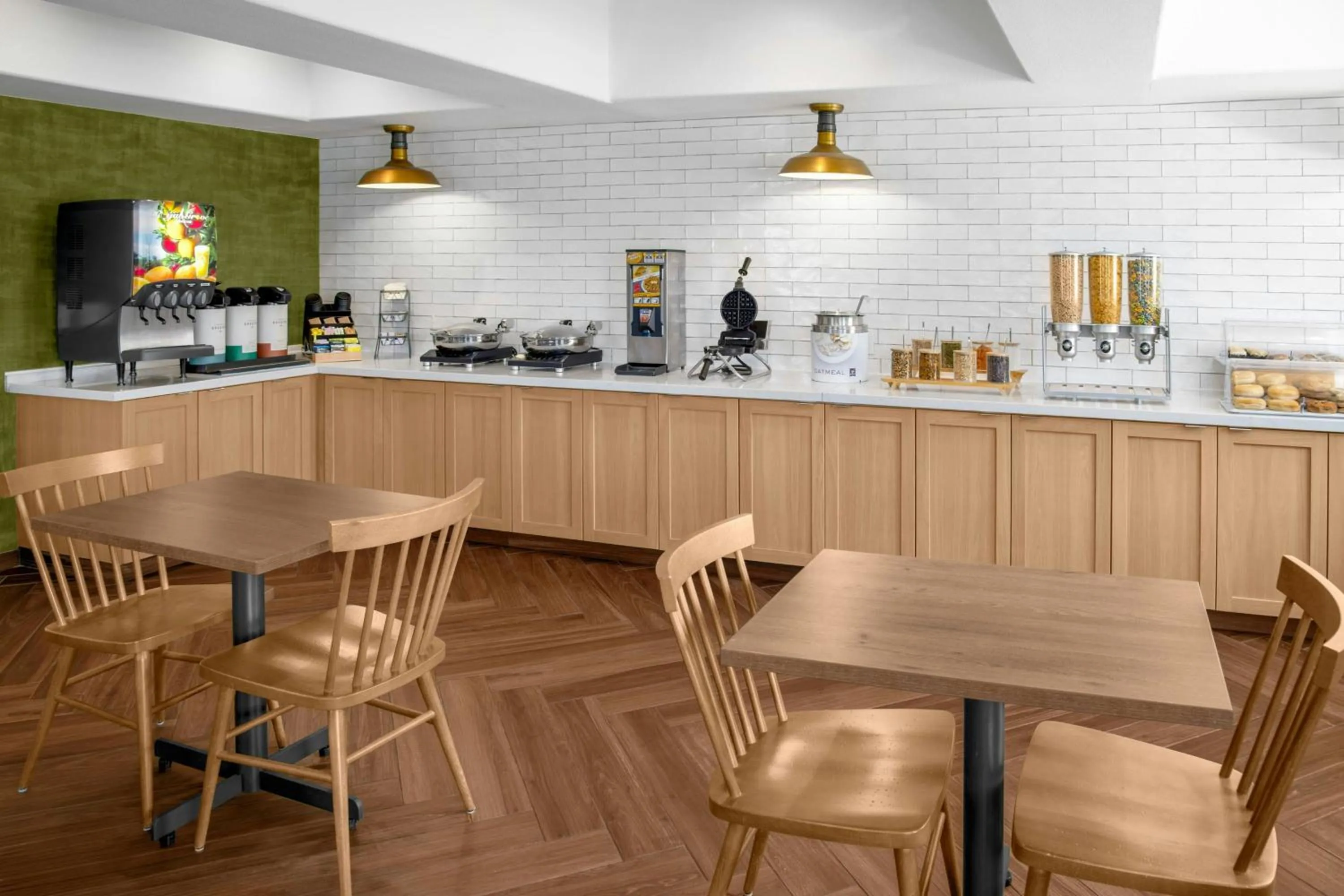 Restaurant/places to eat in Fairfield Inn & Suites by Marriott San Francisco San Carlos