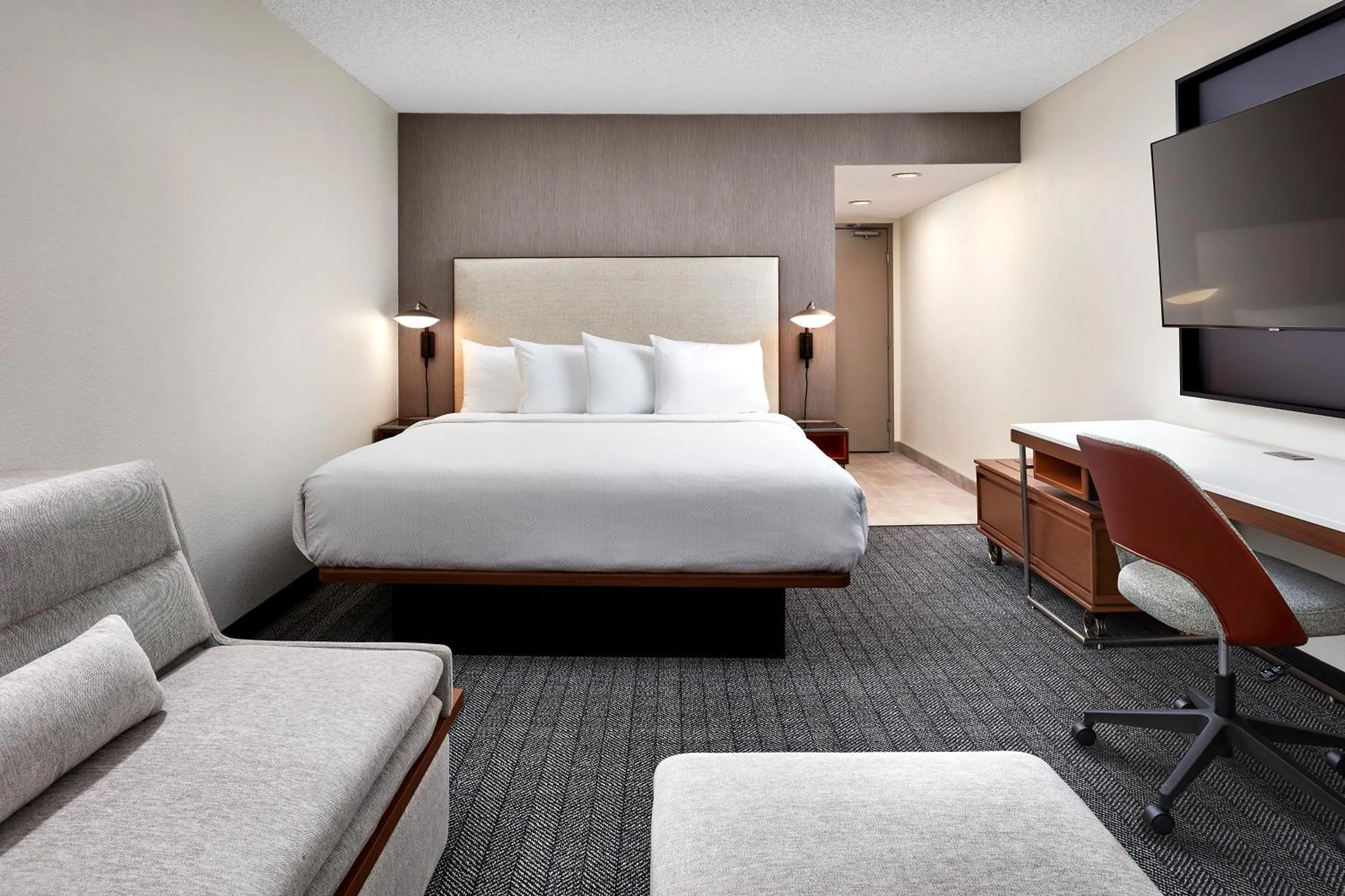 Bedroom, Bed in Courtyard Vallejo Napa Valley