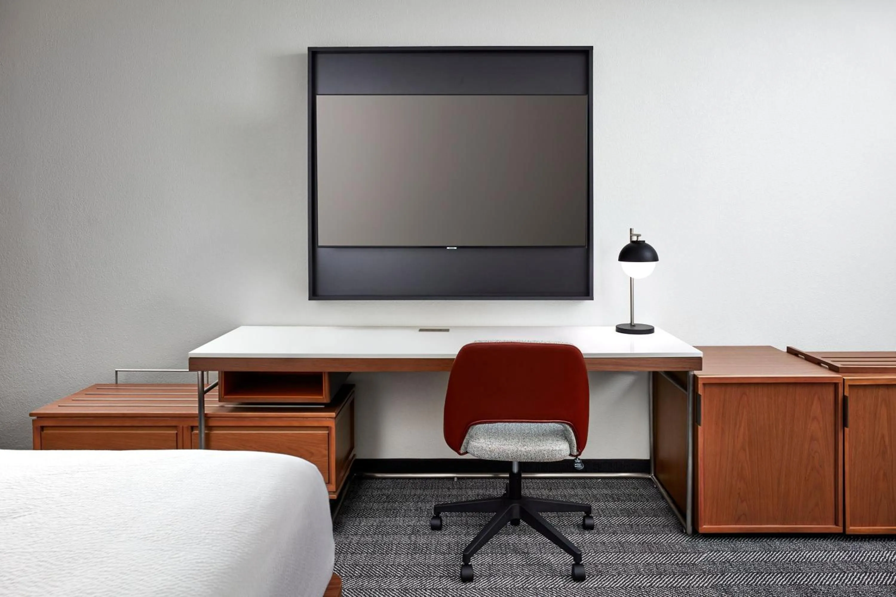 Photo of the whole room in Courtyard Vallejo Napa Valley