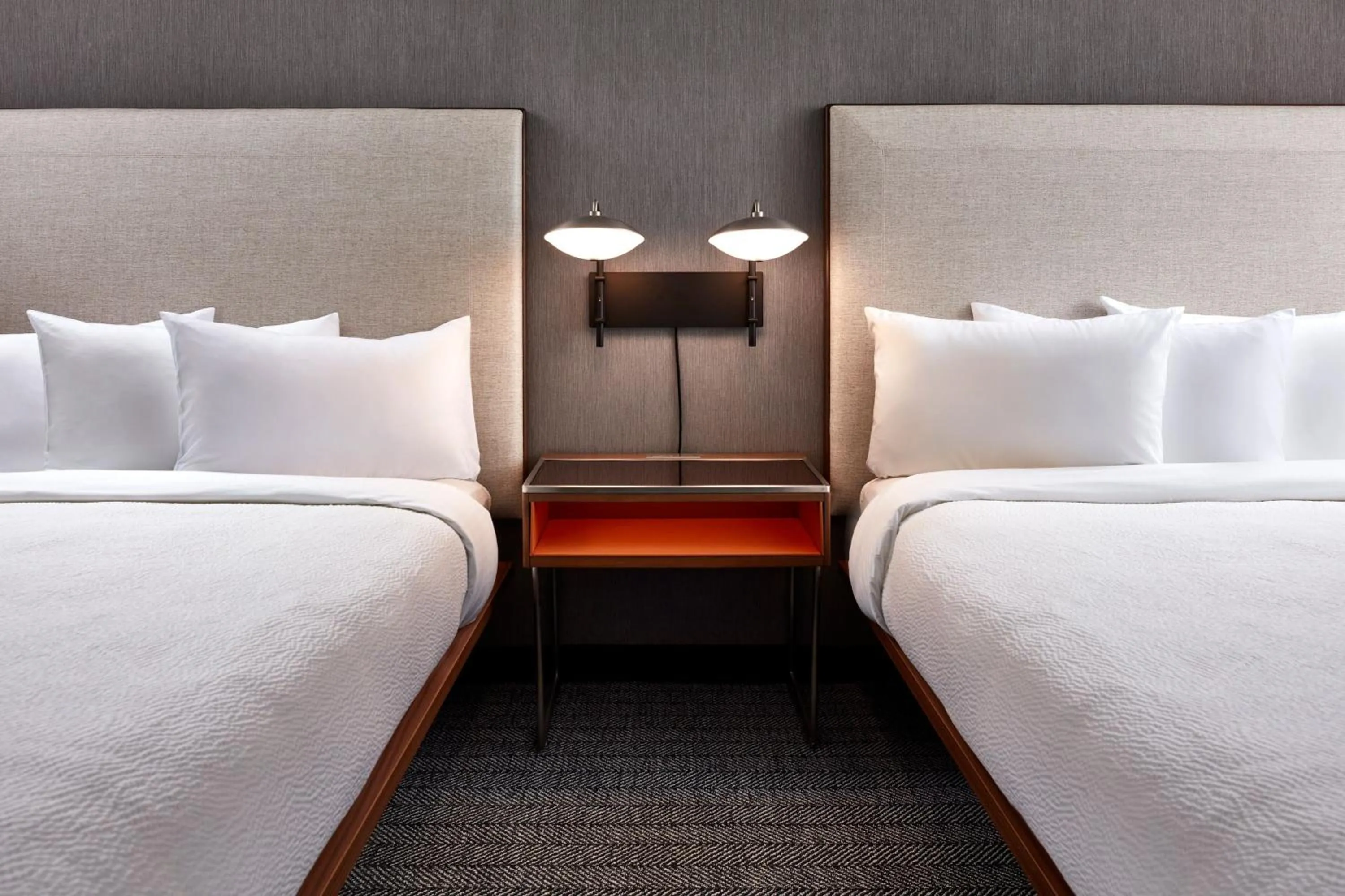 Photo of the whole room, Bed in Courtyard Vallejo Napa Valley