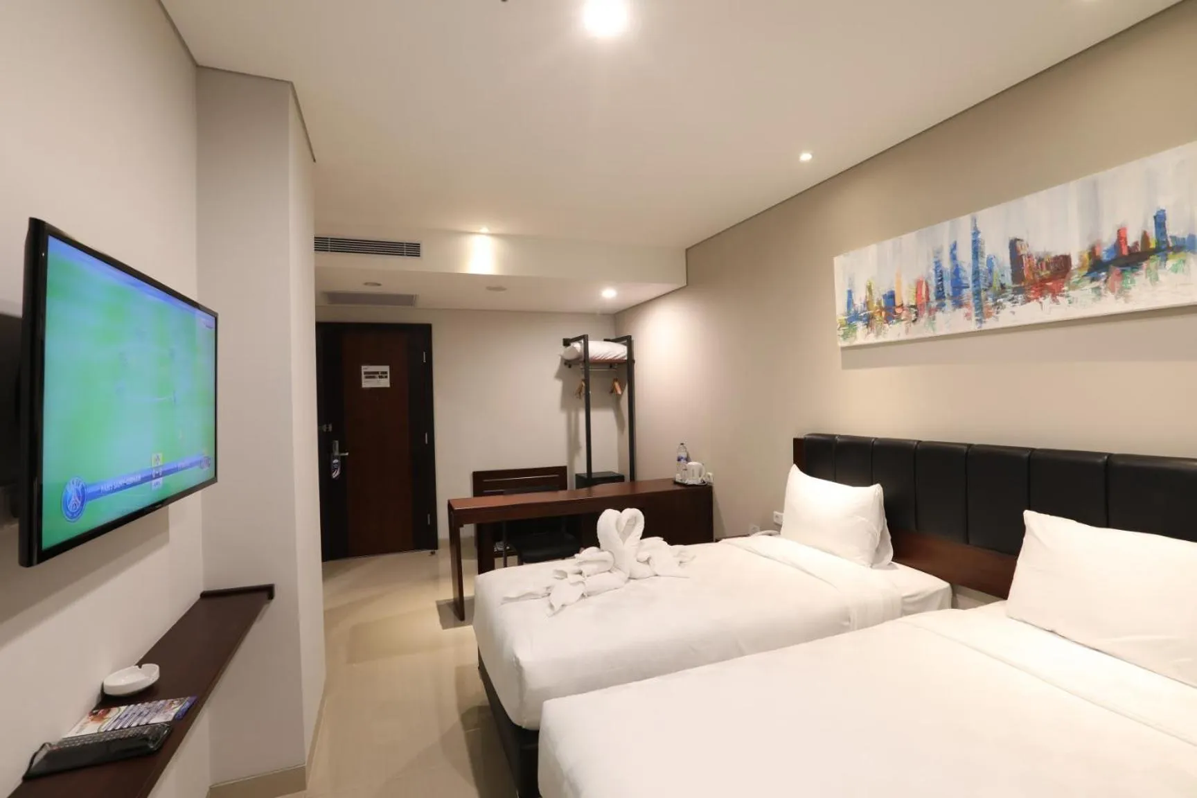 TV and multimedia, Bed in PrimeBiz Hotel Surabaya