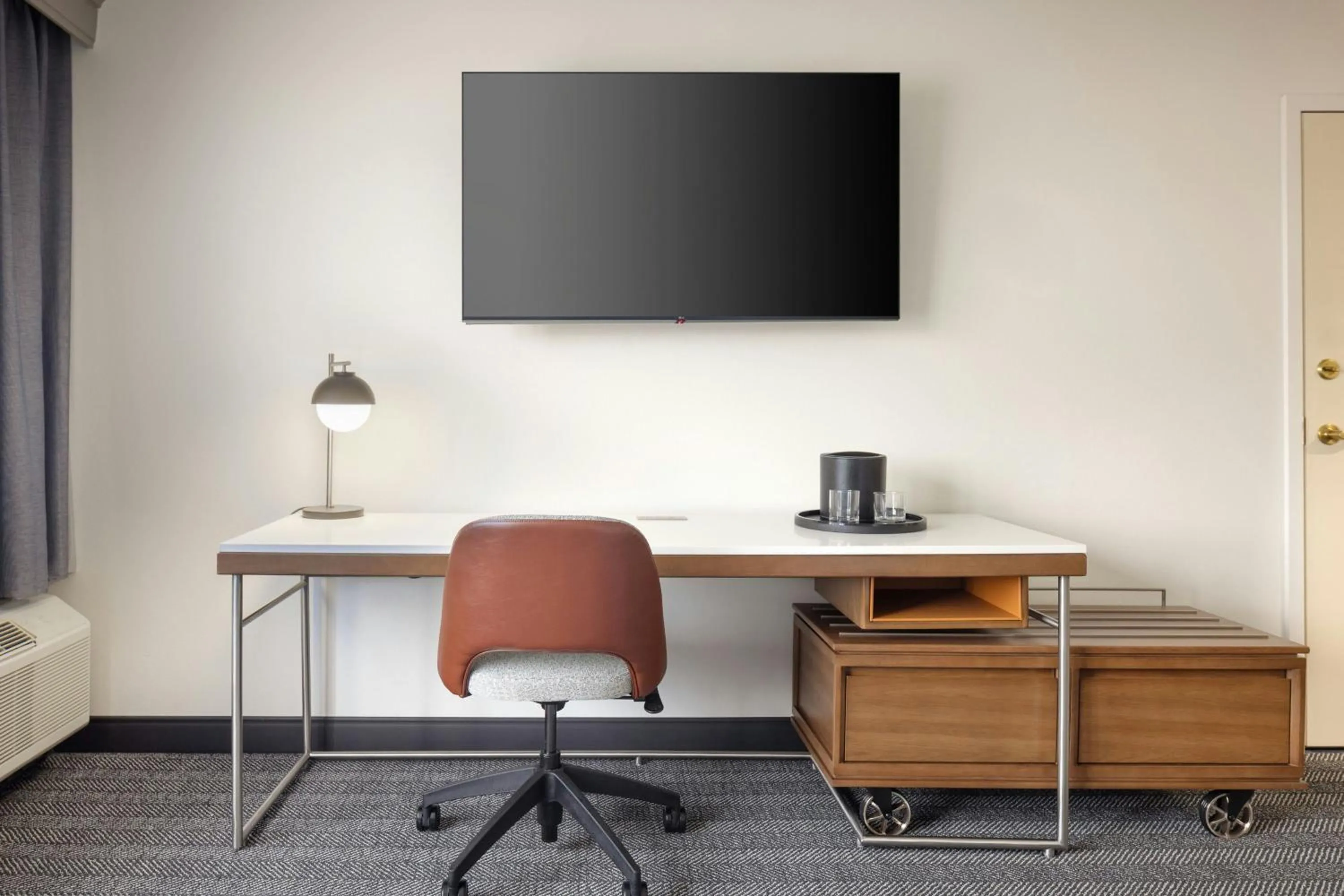 Photo of the whole room in Courtyard by Marriott Springfield Airport